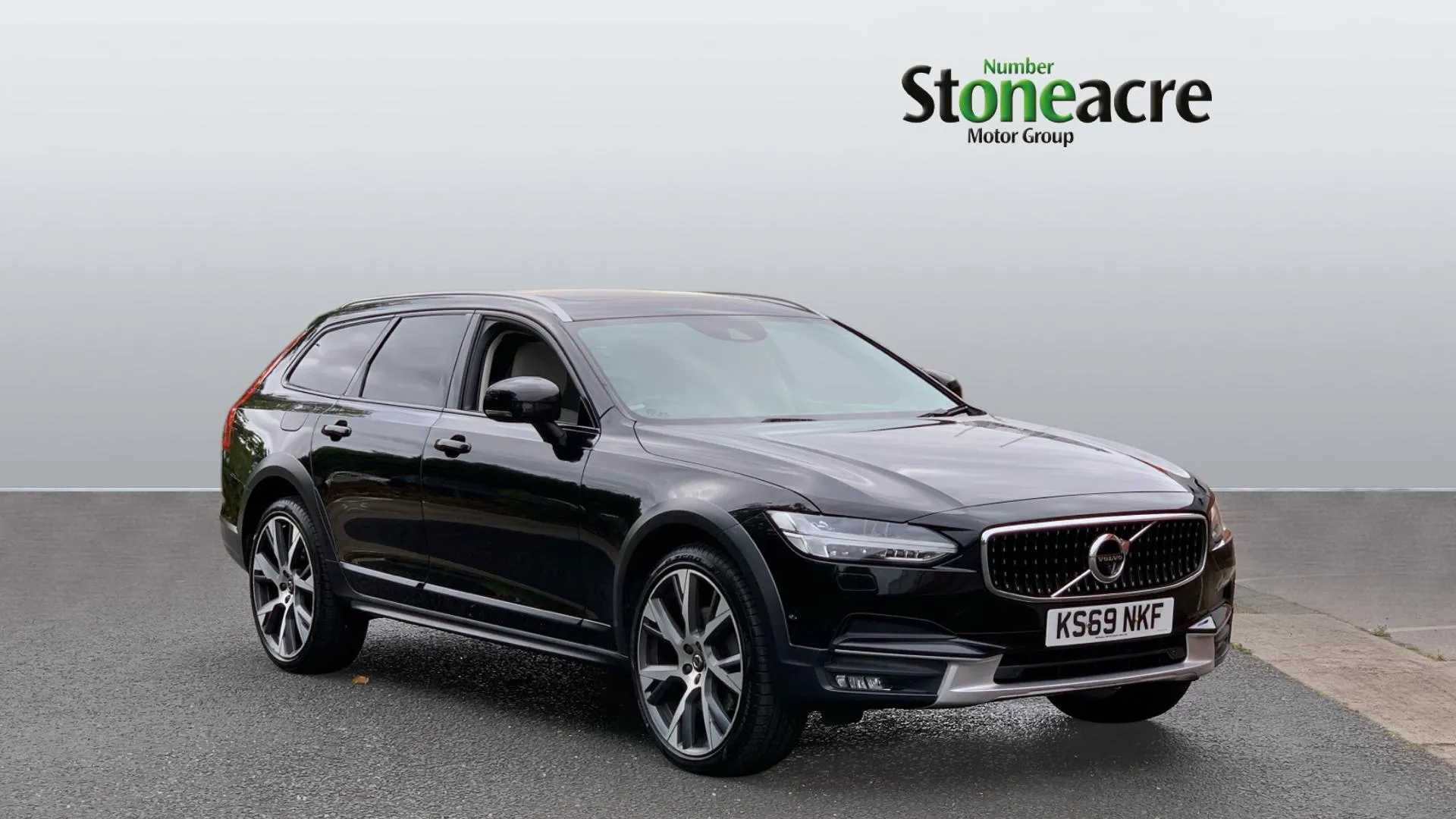 Volvo V90 Cross Country listing photo