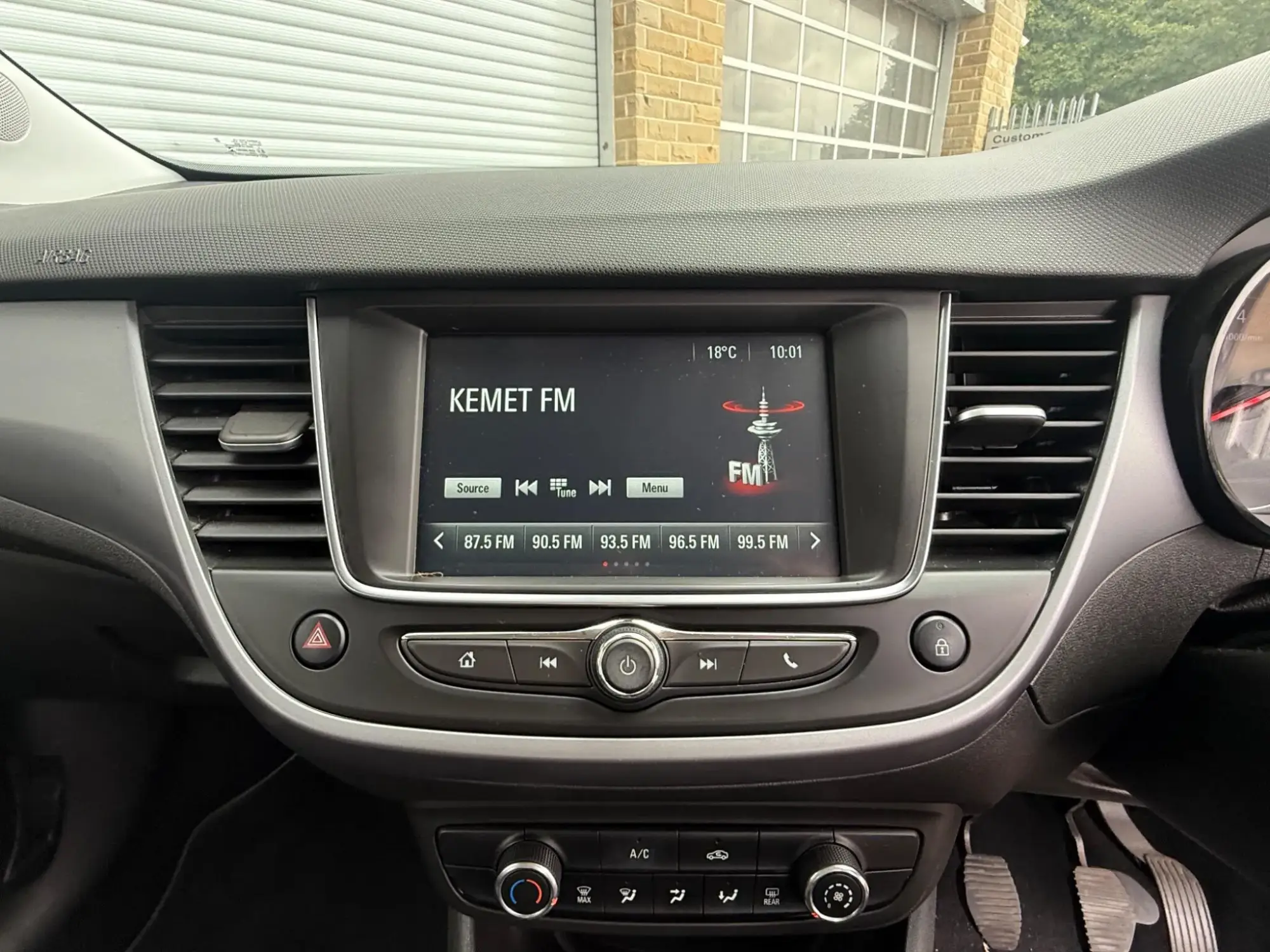 Vauxhall Crossland Image 15 Vauxhall Crossland Image 15