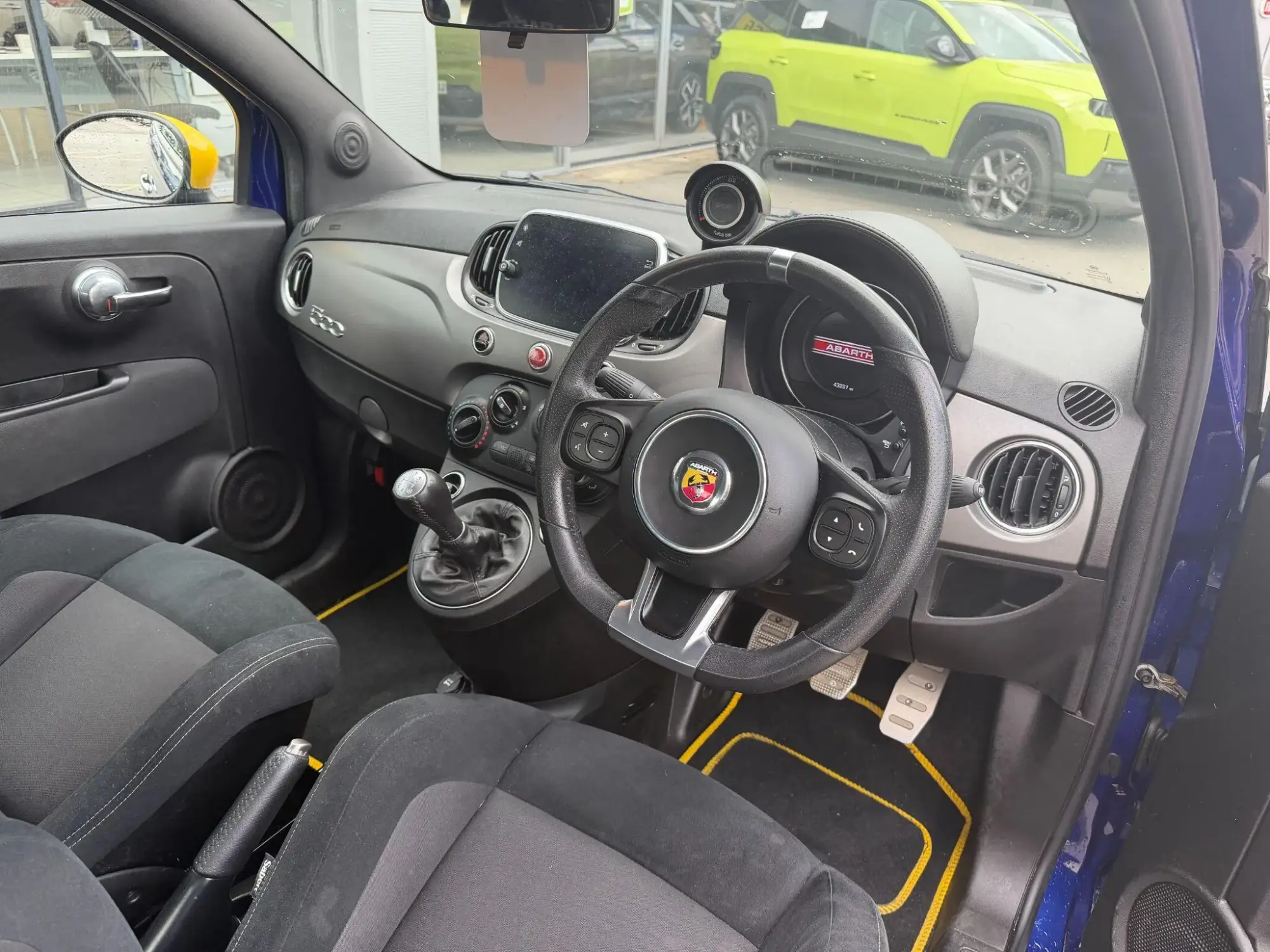 Abarth 595c Image 11 Abarth 595c Image 11