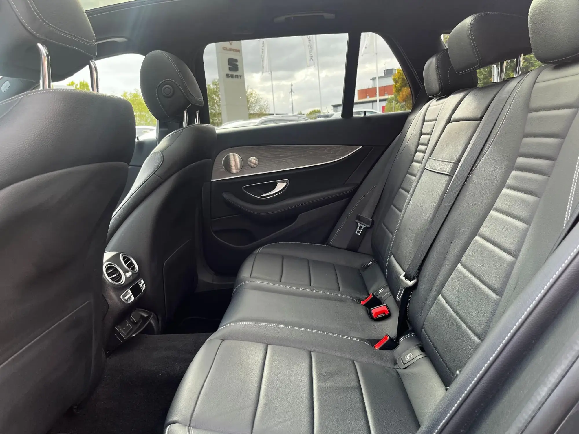 Mercedes-Benz E-Class Image 14 Mercedes-Benz E-Class Image 14