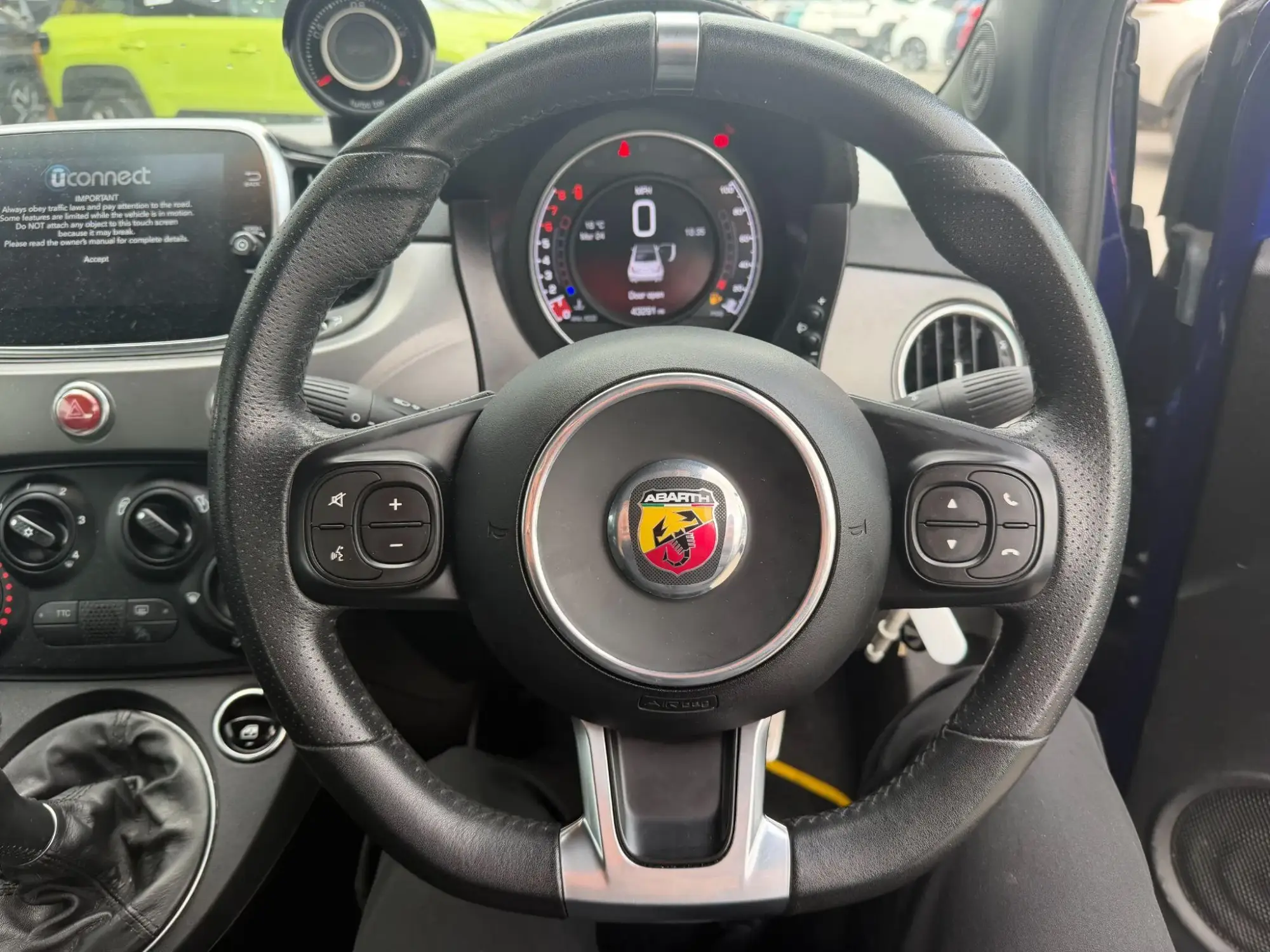 Abarth 595c Image 15 Abarth 595c Image 15