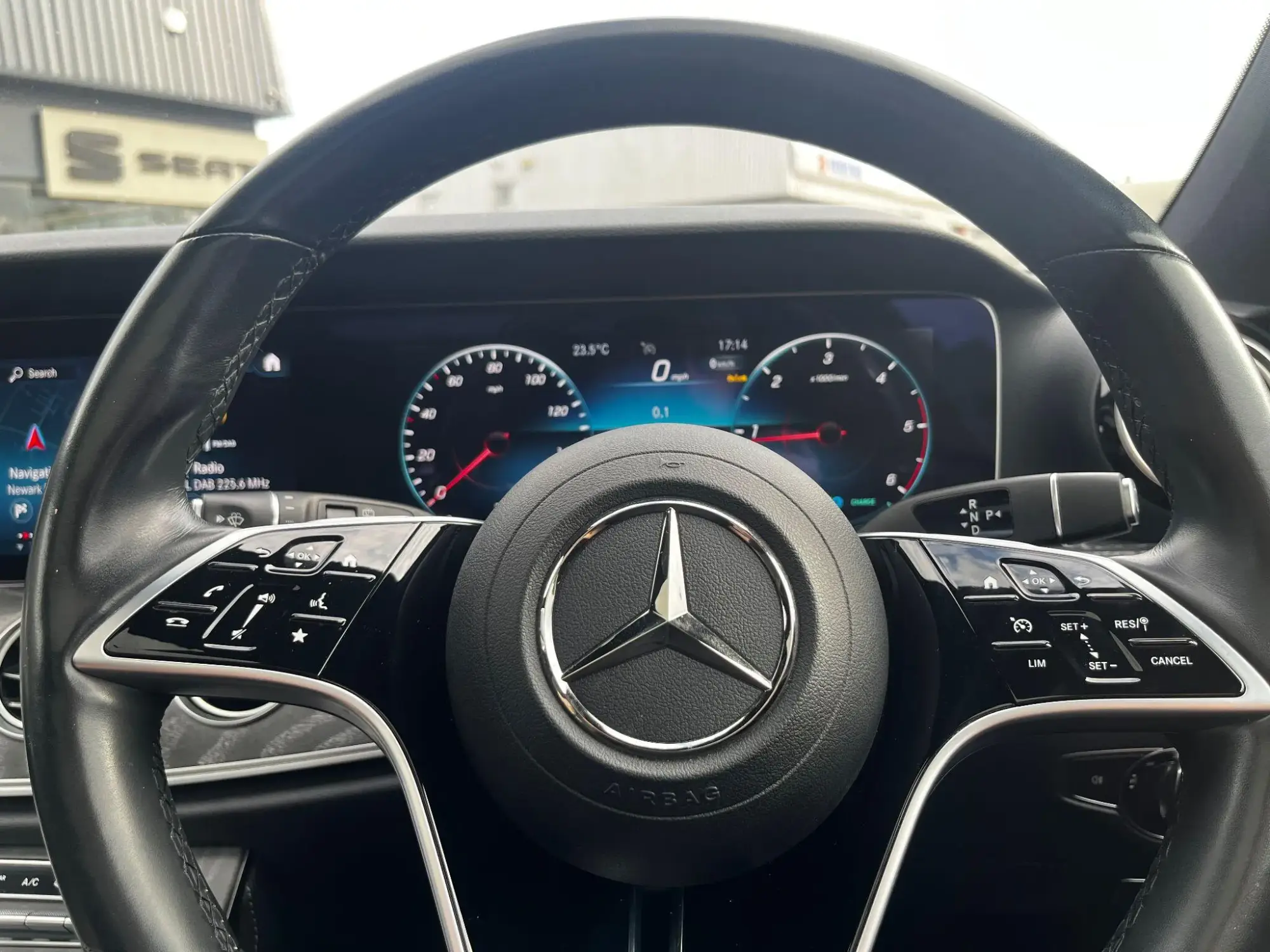 Mercedes-Benz E-Class Image 18 Mercedes-Benz E-Class Image 18