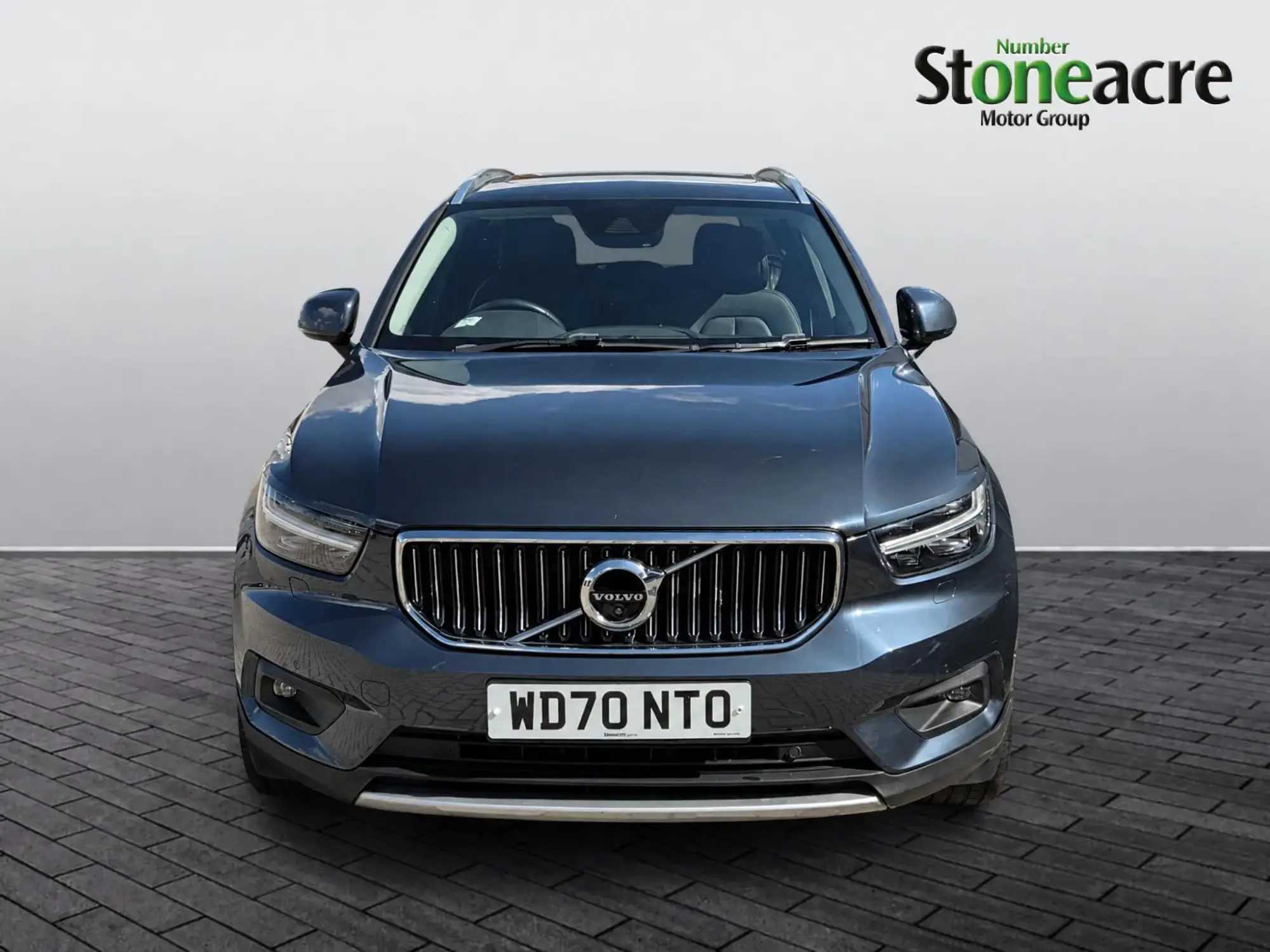 Volvo XC40 Inscription, B4 mild hybrid WD70NTO Image 2 Volvo XC40 Inscription, B4 mild hybrid WD70NTO Image 2