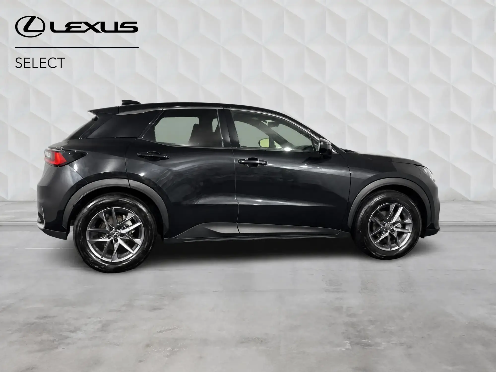 Lexus LBX 1.5 VVT-iE Premium E-CVT Euro 6 (s/s) 5dr WR25OME Image 2