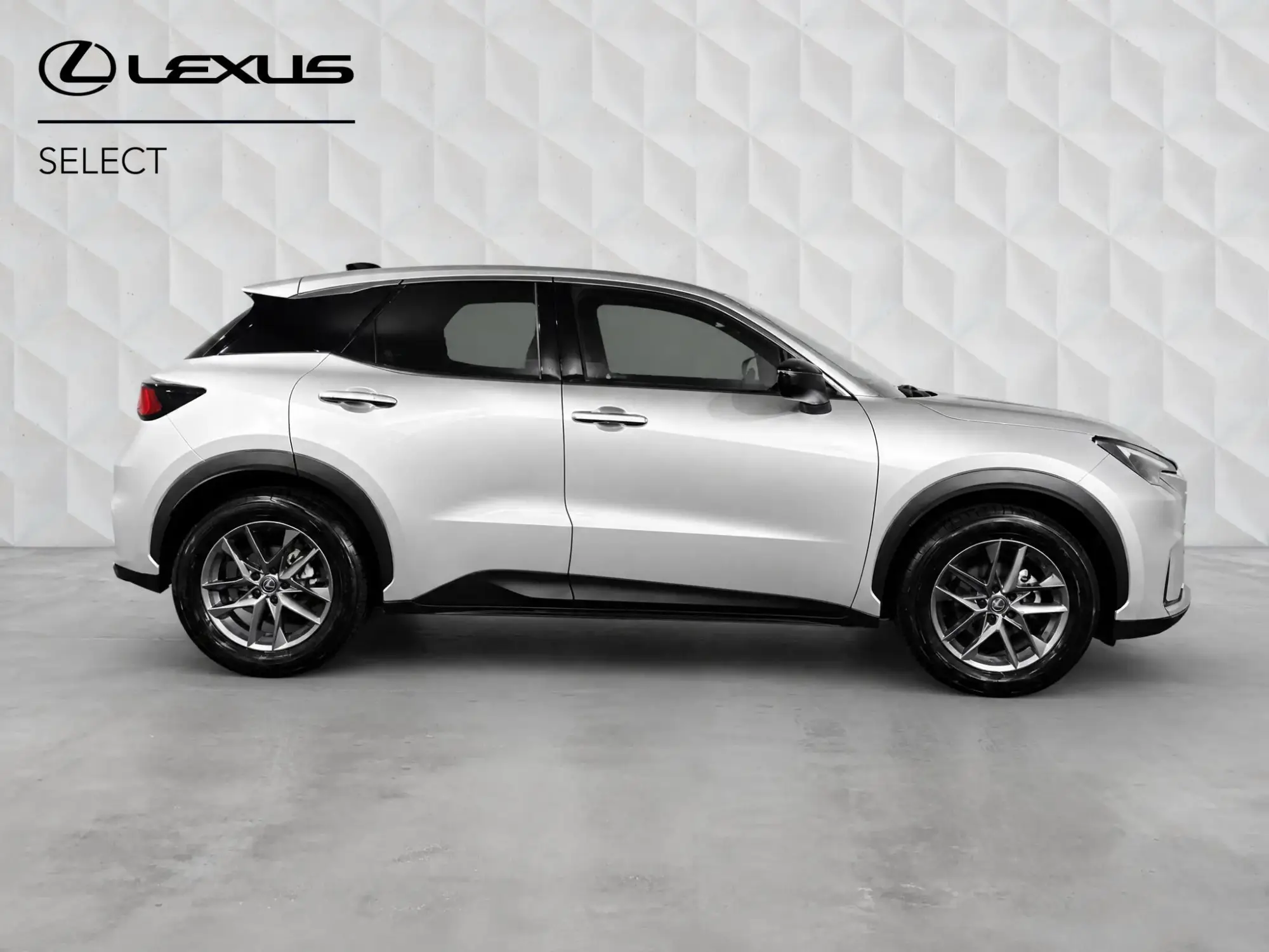 Lexus LBX 1.5 VVT-iE Premium E-CVT Euro 6 (s/s) 5dr WR25OTP Image 2