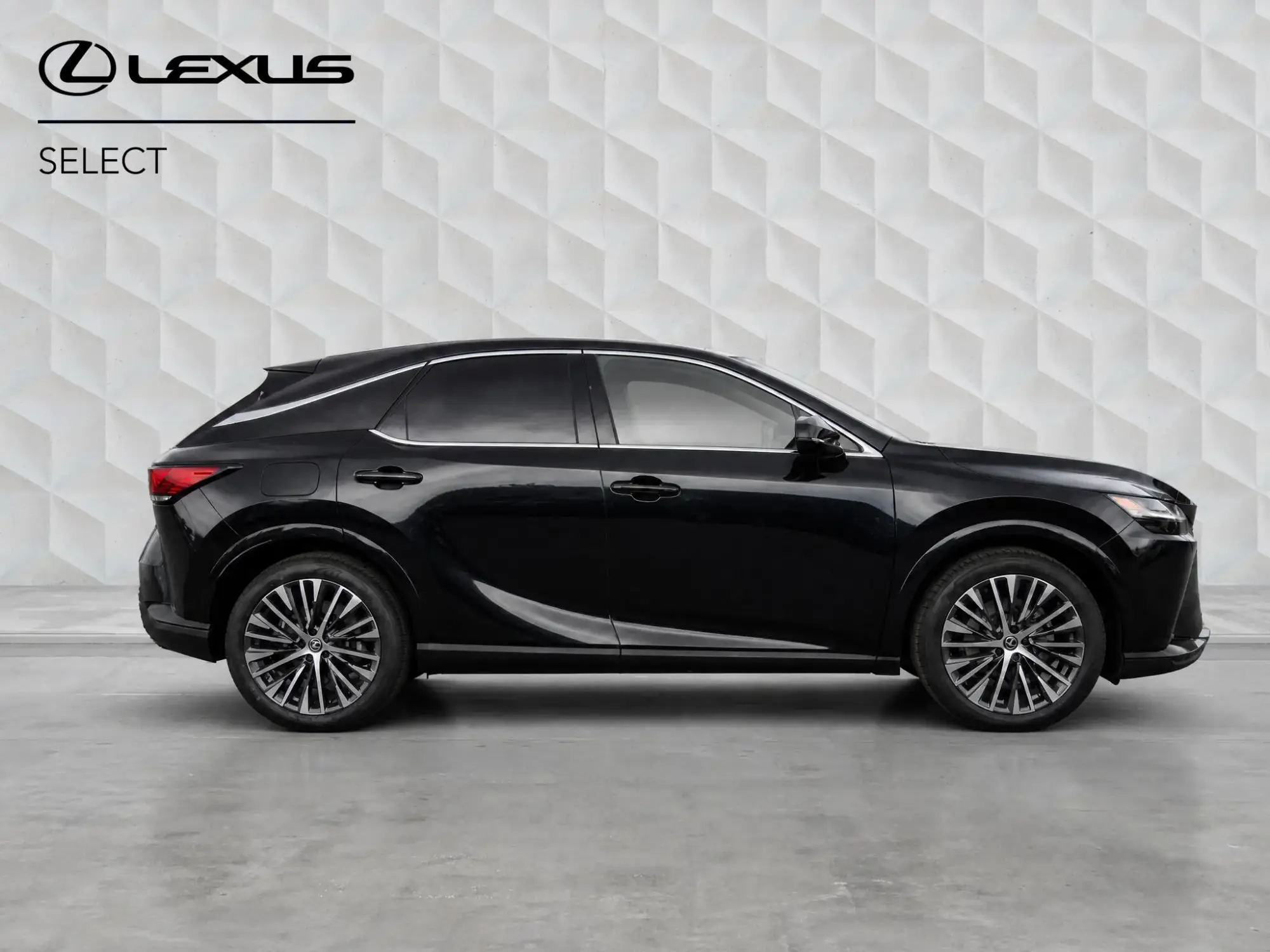 Lexus RX Plug-In Hybrid Image 2 Lexus RX Plug-In Hybrid Image 2