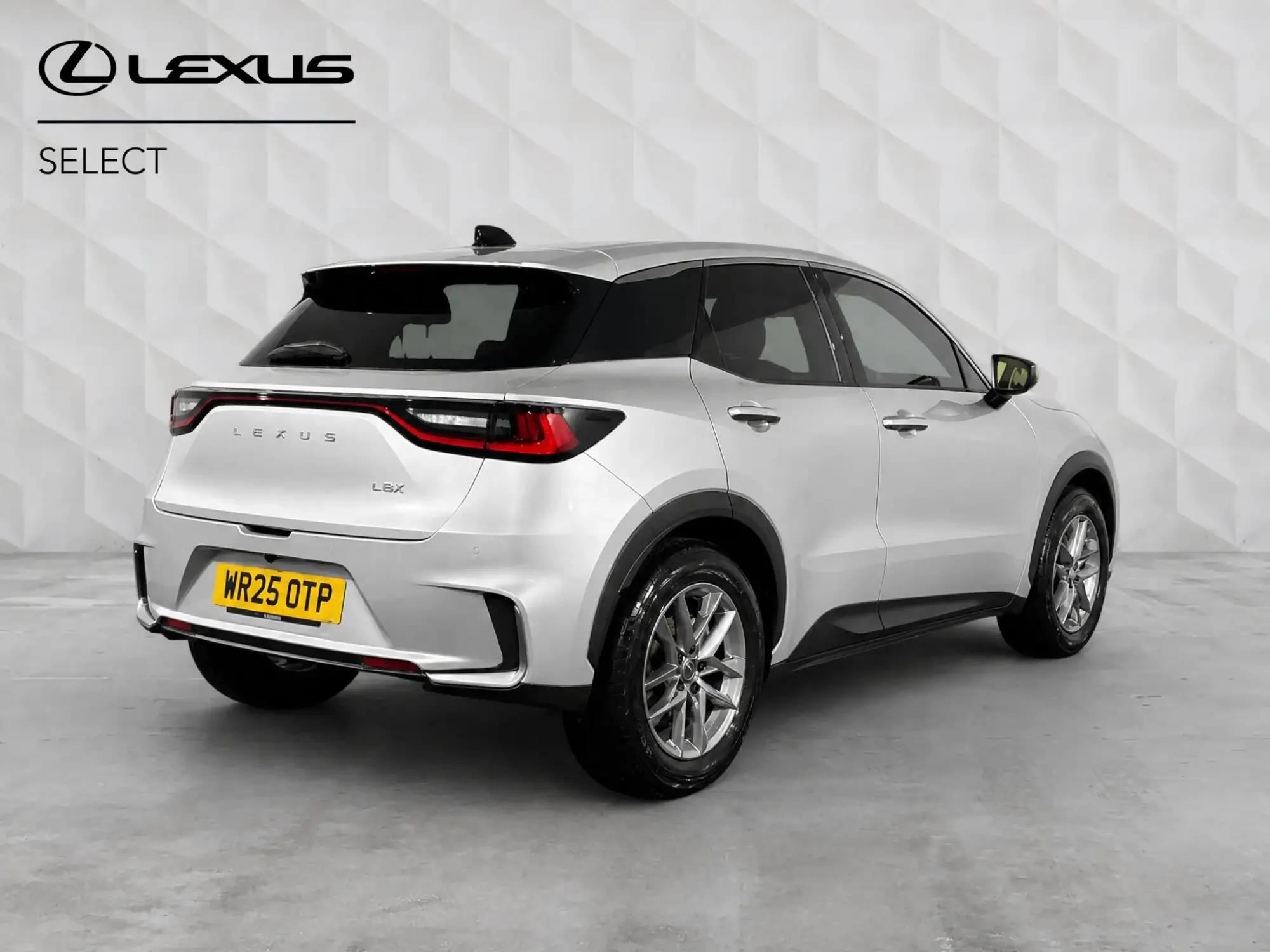 Lexus LBX 1.5 VVT-iE Premium E-CVT Euro 6 (s/s) 5dr WR25OTP Image 3