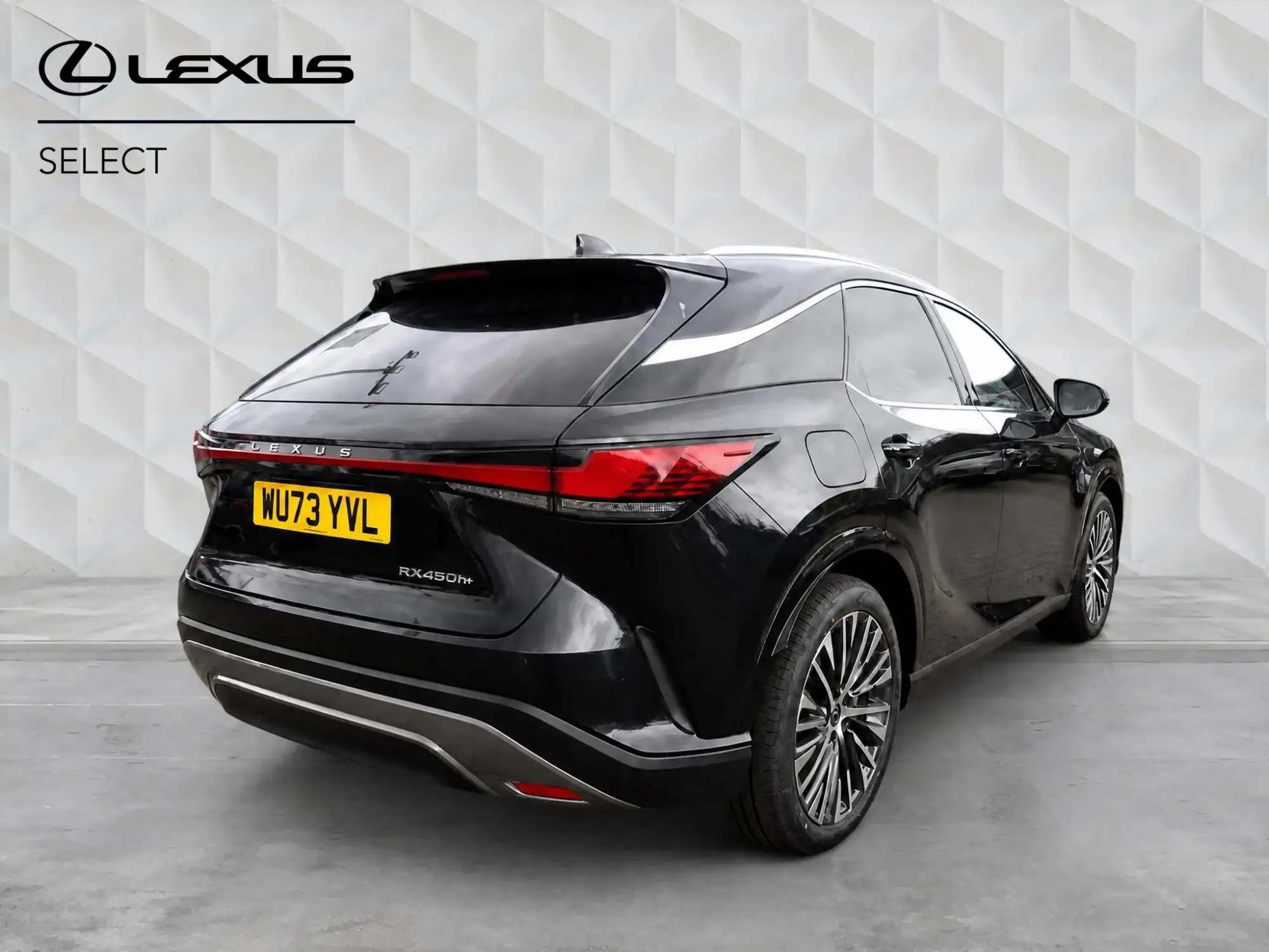 Lexus RX Plug-In Hybrid Image 3 Lexus RX Plug-In Hybrid Image 3