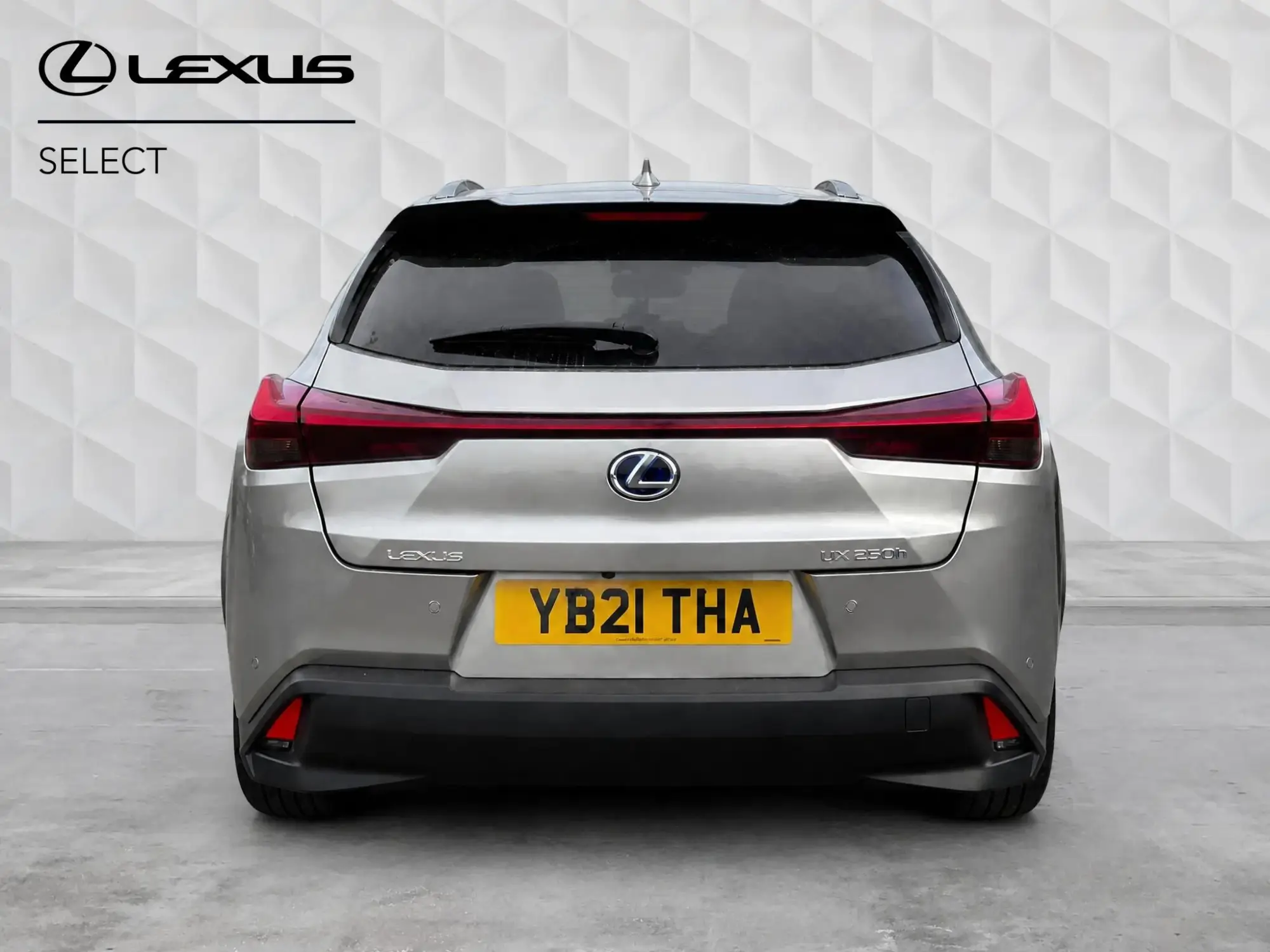 Lexus UX Self-Charging Hybrid Image 4 Lexus UX Self-Charging Hybrid Image 4