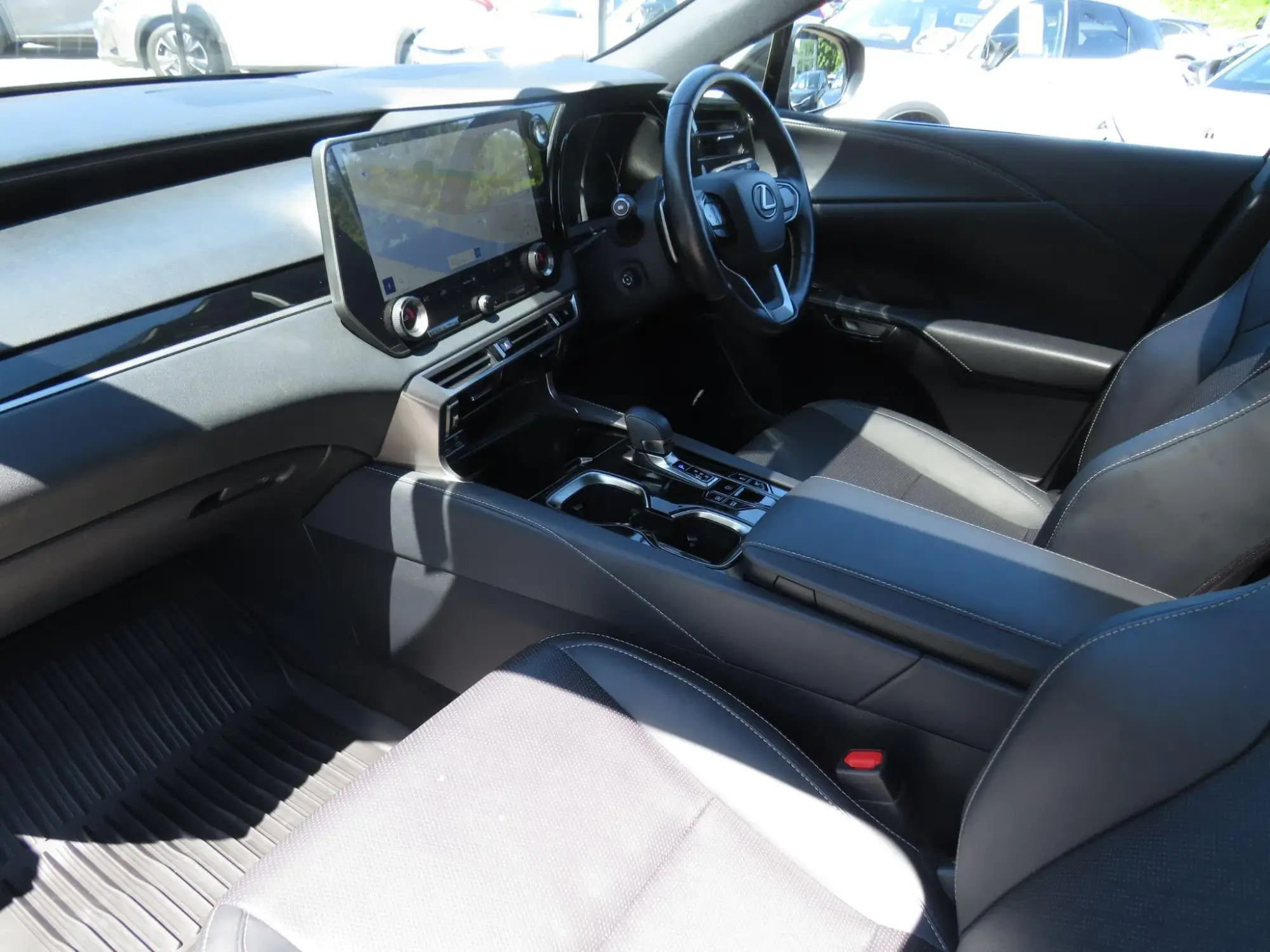 Lexus RX Plug-In Hybrid Image 13 Lexus RX Plug-In Hybrid Image 13