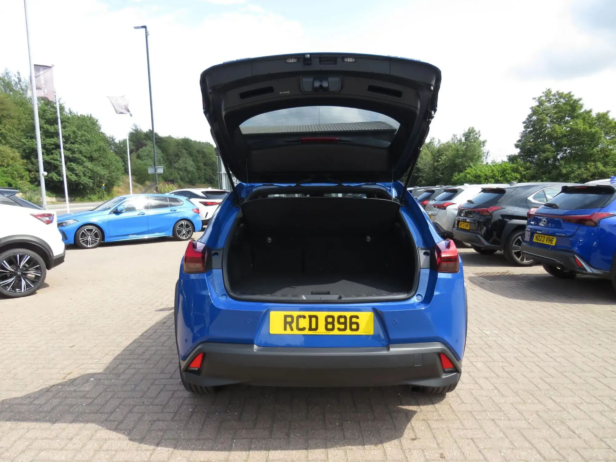 Lexus UX Self-Charging Hybrid Image 10 Lexus UX Self-Charging Hybrid Image 10