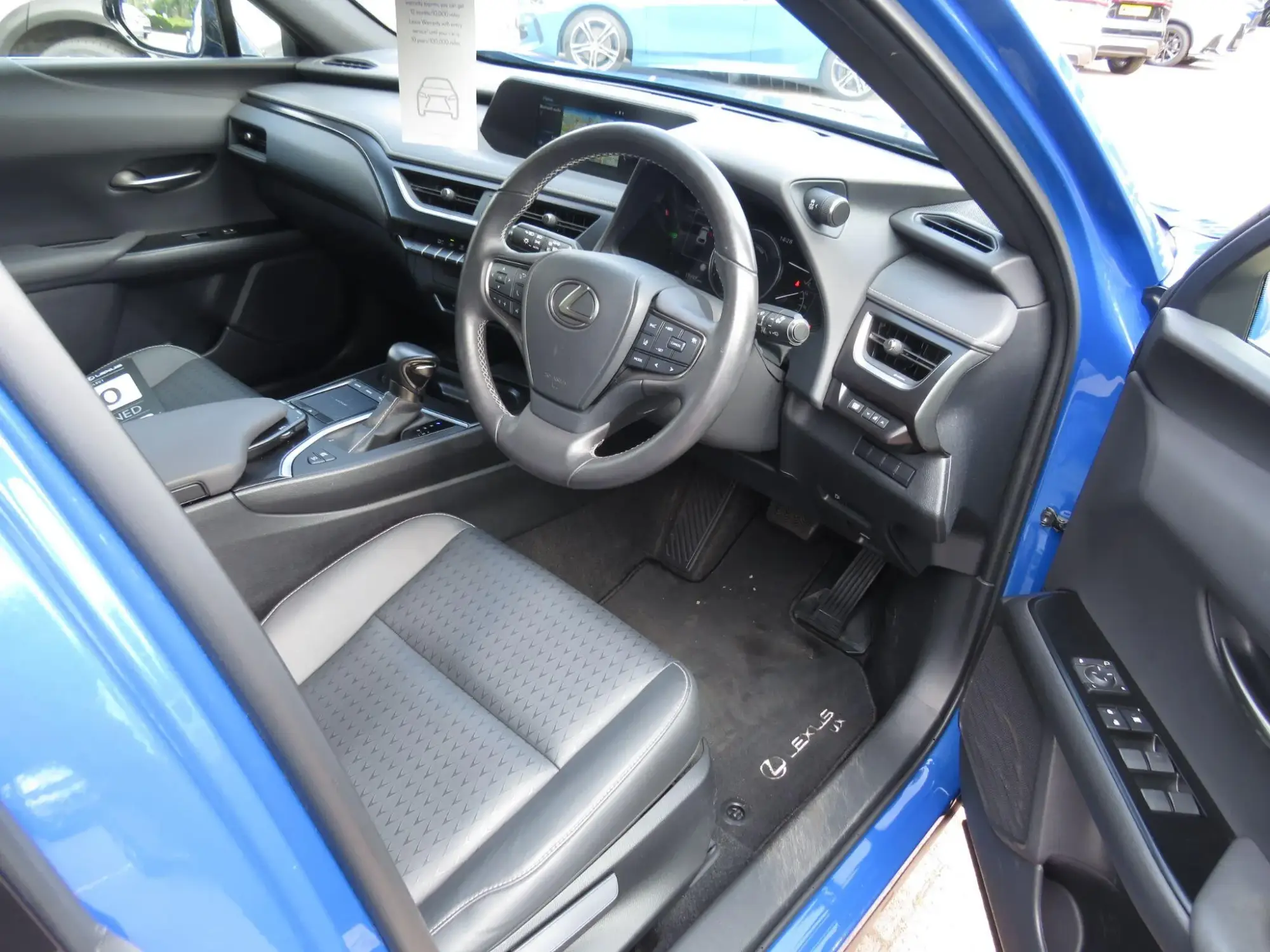 Lexus UX Self-Charging Hybrid Image 11 Lexus UX Self-Charging Hybrid Image 11