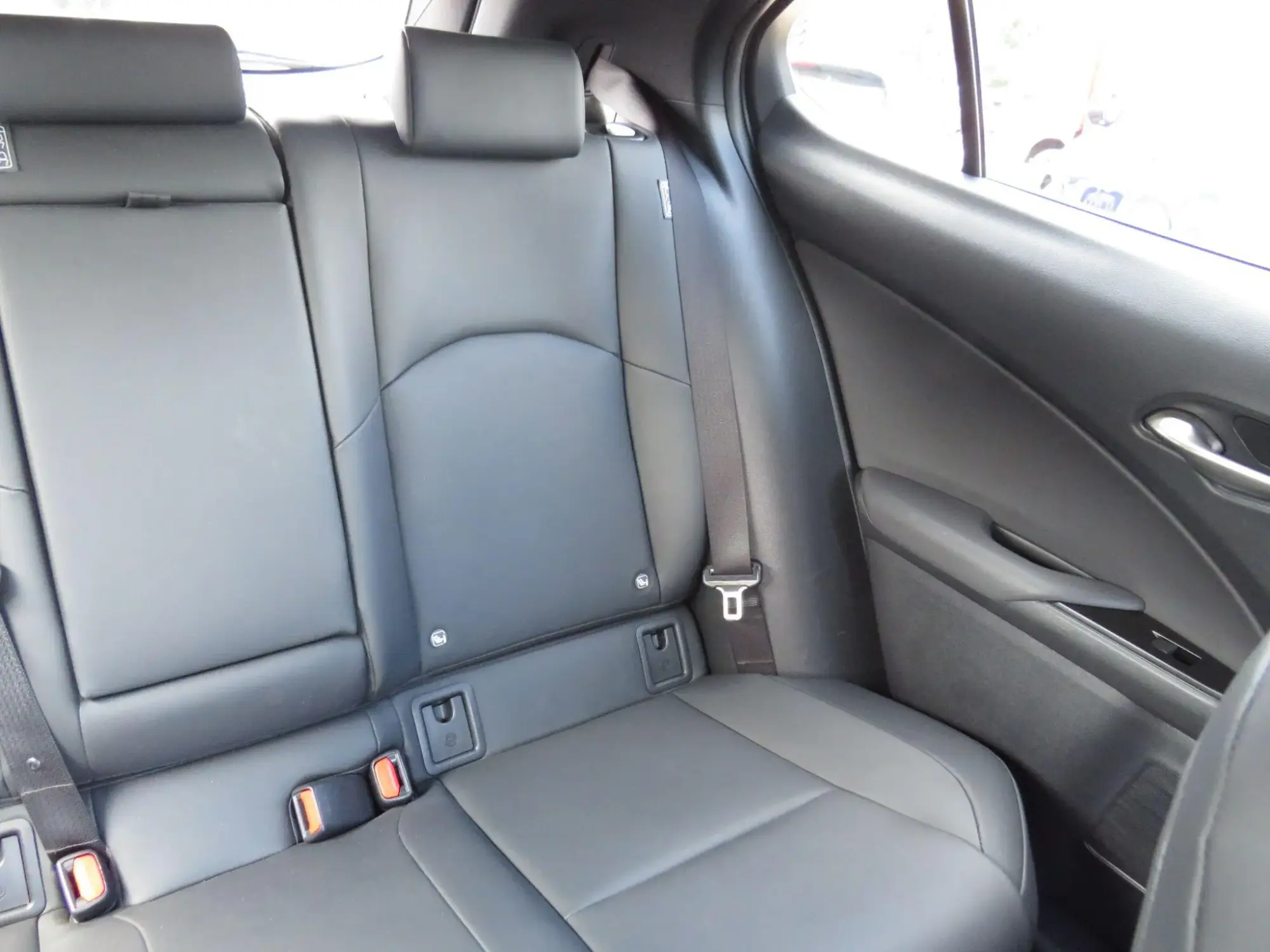 Lexus UX Self-Charging Hybrid Image 17 Lexus UX Self-Charging Hybrid Image 17