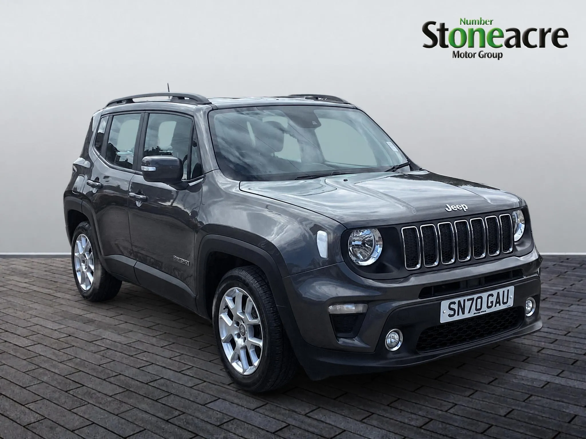 Jeep Renegade listing photo