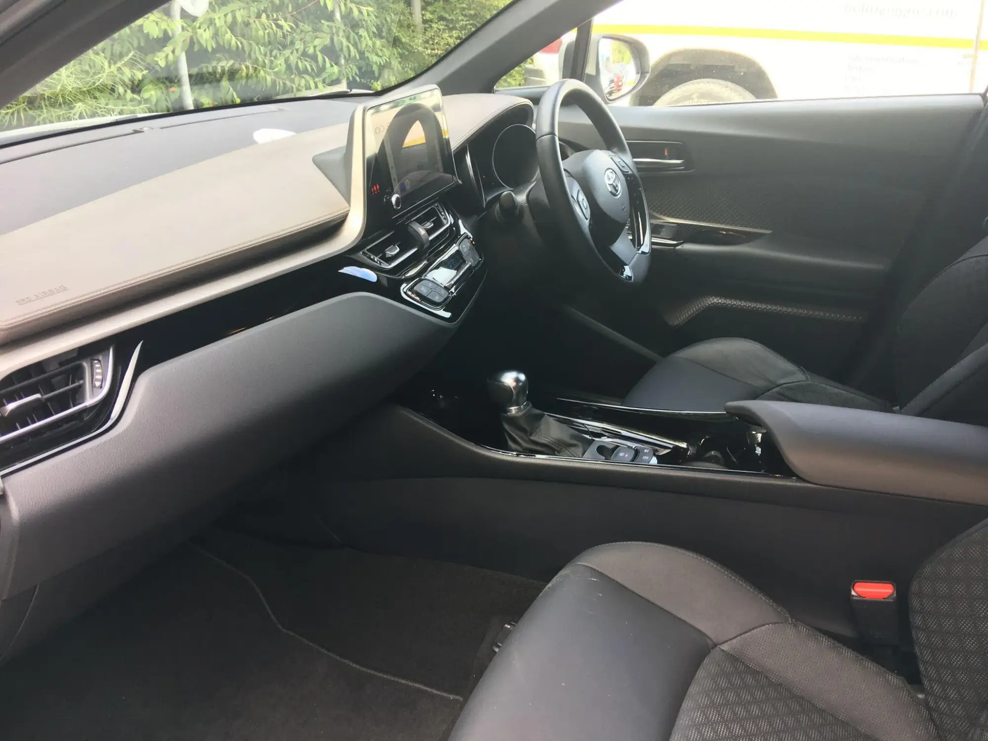 Toyota C-HR Self-Charging Hybrid Image 13 Toyota C-HR Self-Charging Hybrid Image 13