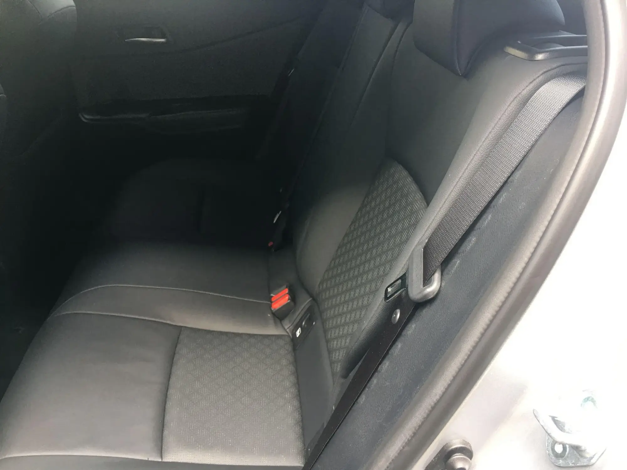 Toyota C-HR Self-Charging Hybrid Image 17 Toyota C-HR Self-Charging Hybrid Image 17