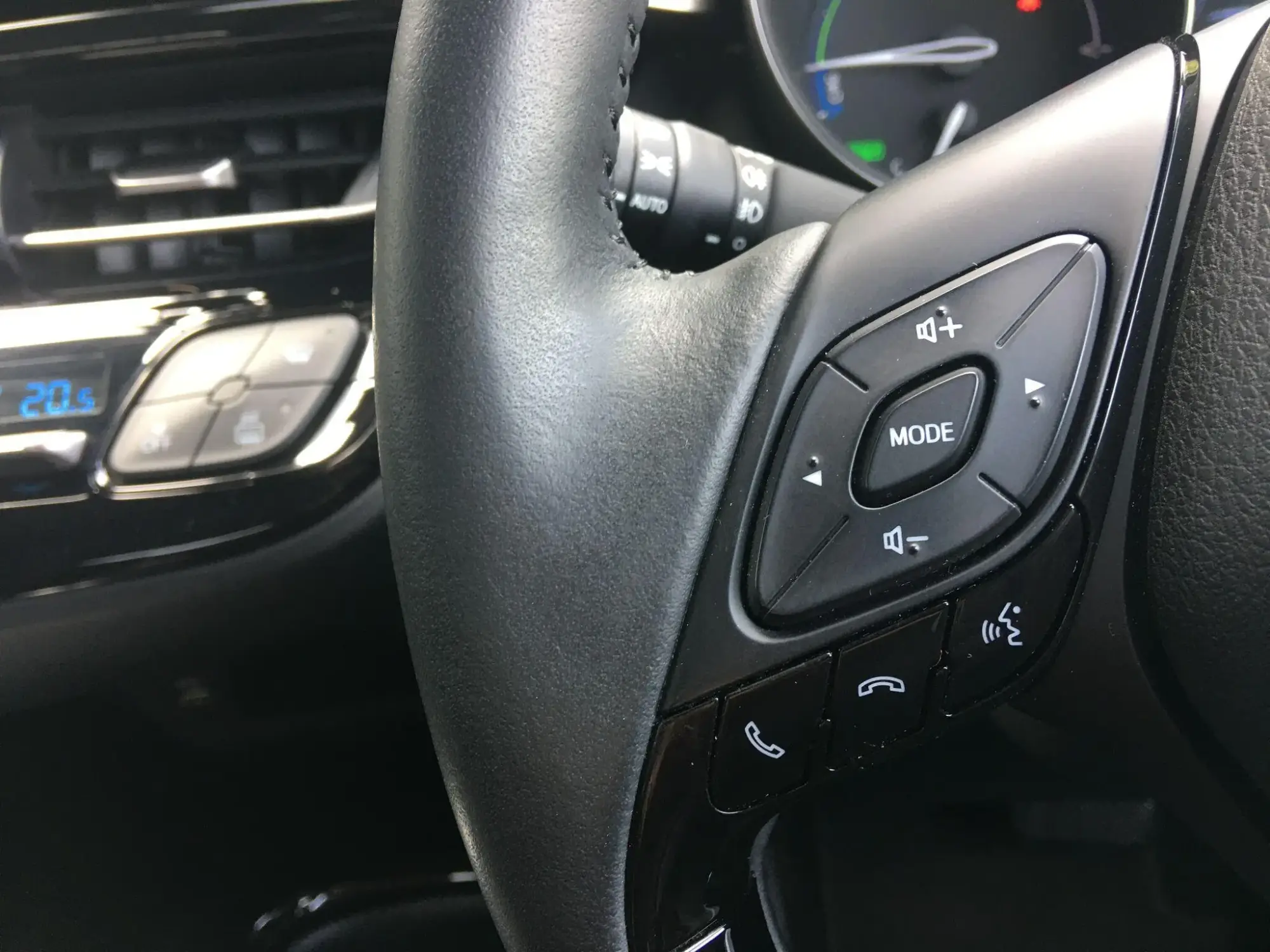 Toyota C-HR Self-Charging Hybrid Image 27 Toyota C-HR Self-Charging Hybrid Image 27