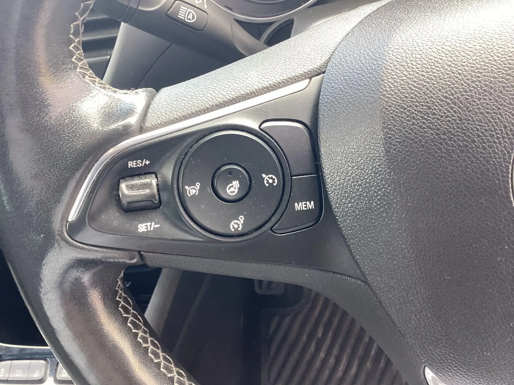 Vauxhall Crossland Image 16 Vauxhall Crossland Image 16