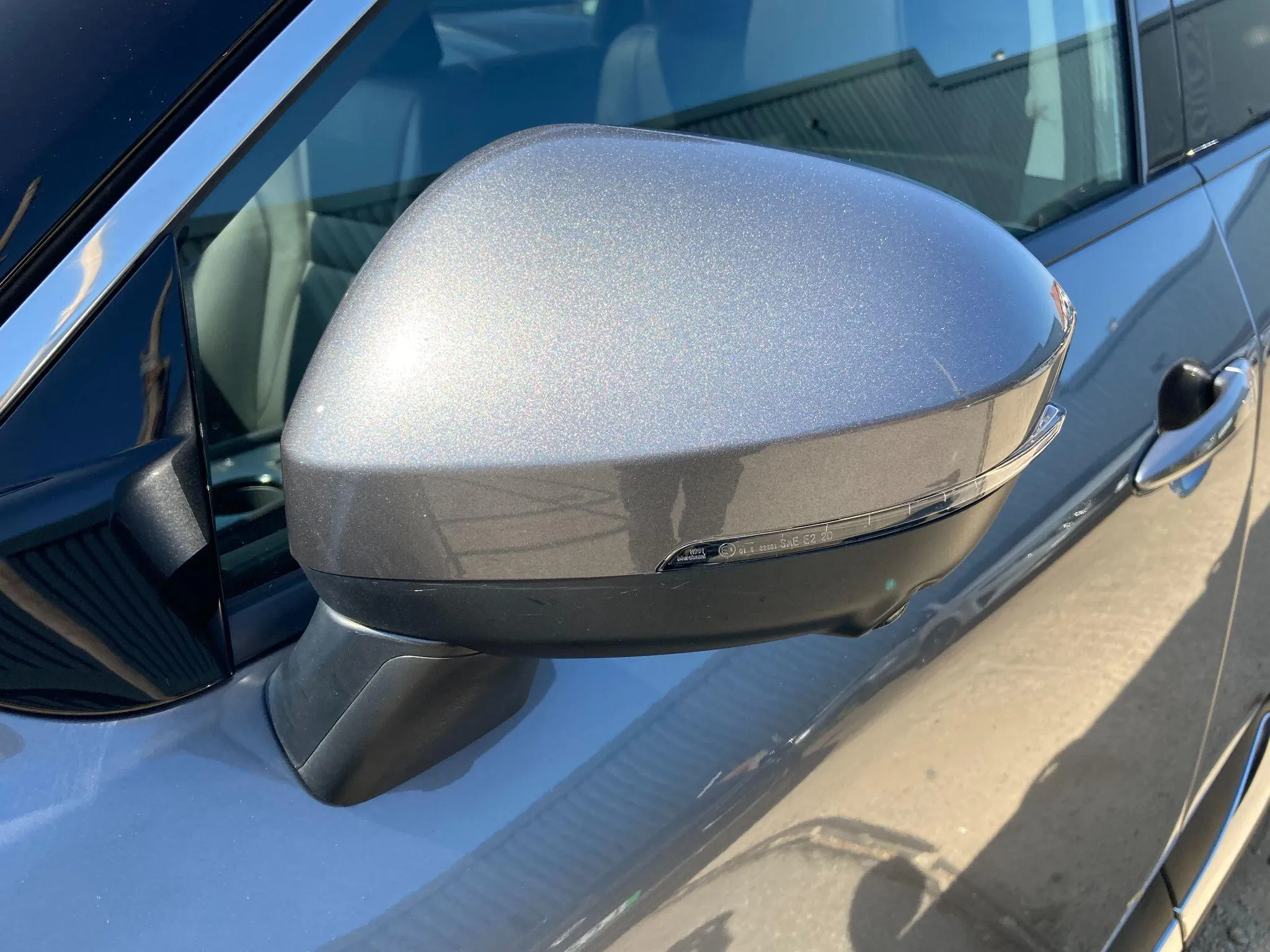 Nissan X-TRAIL listing photo