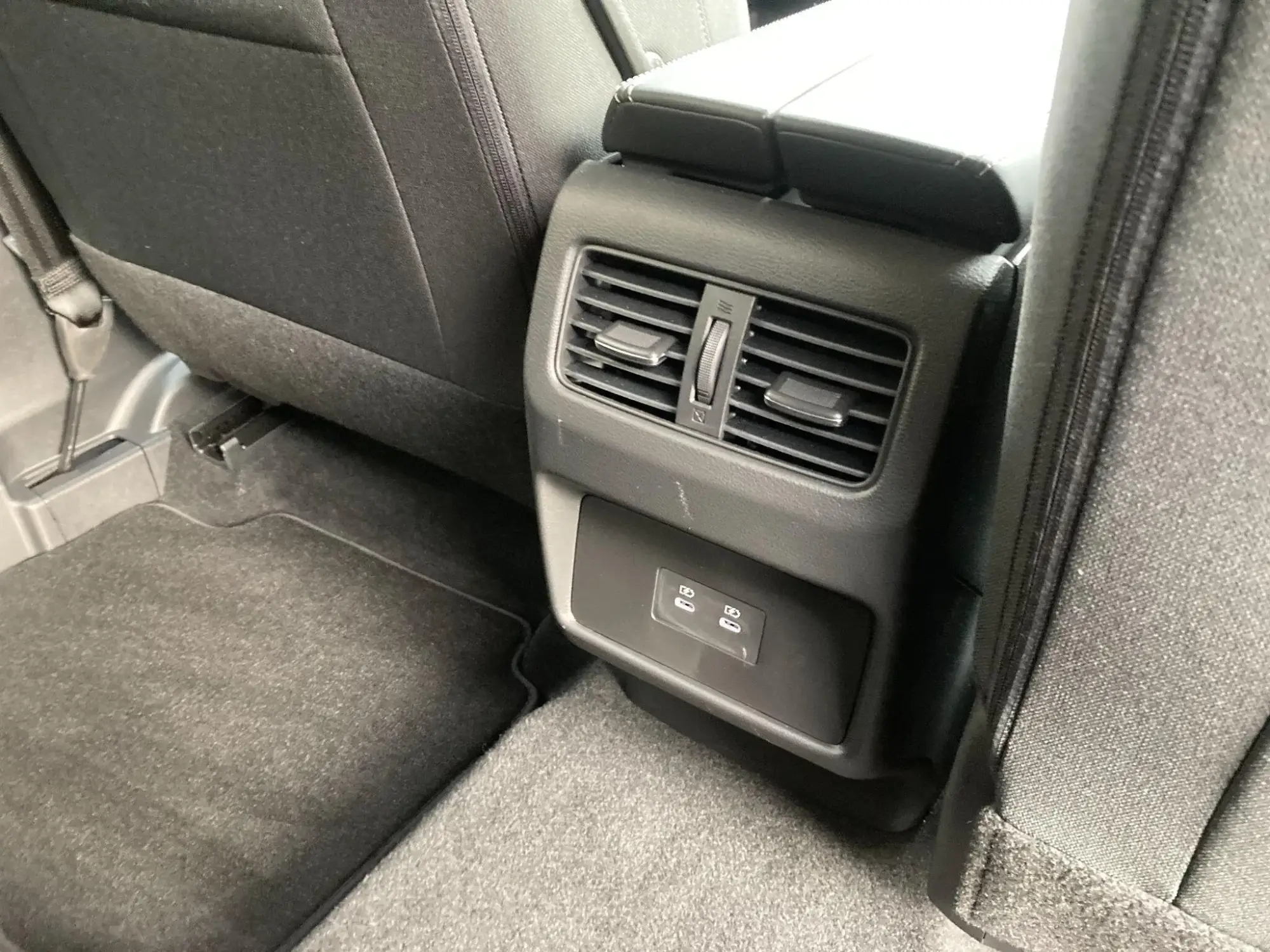Nissan X-Trail e-POWER Image 42 Nissan X-Trail e-POWER Image 42