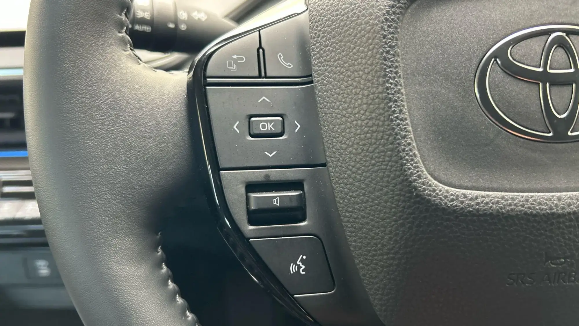 Toyota Prius Plug-in Hybrid Image 34