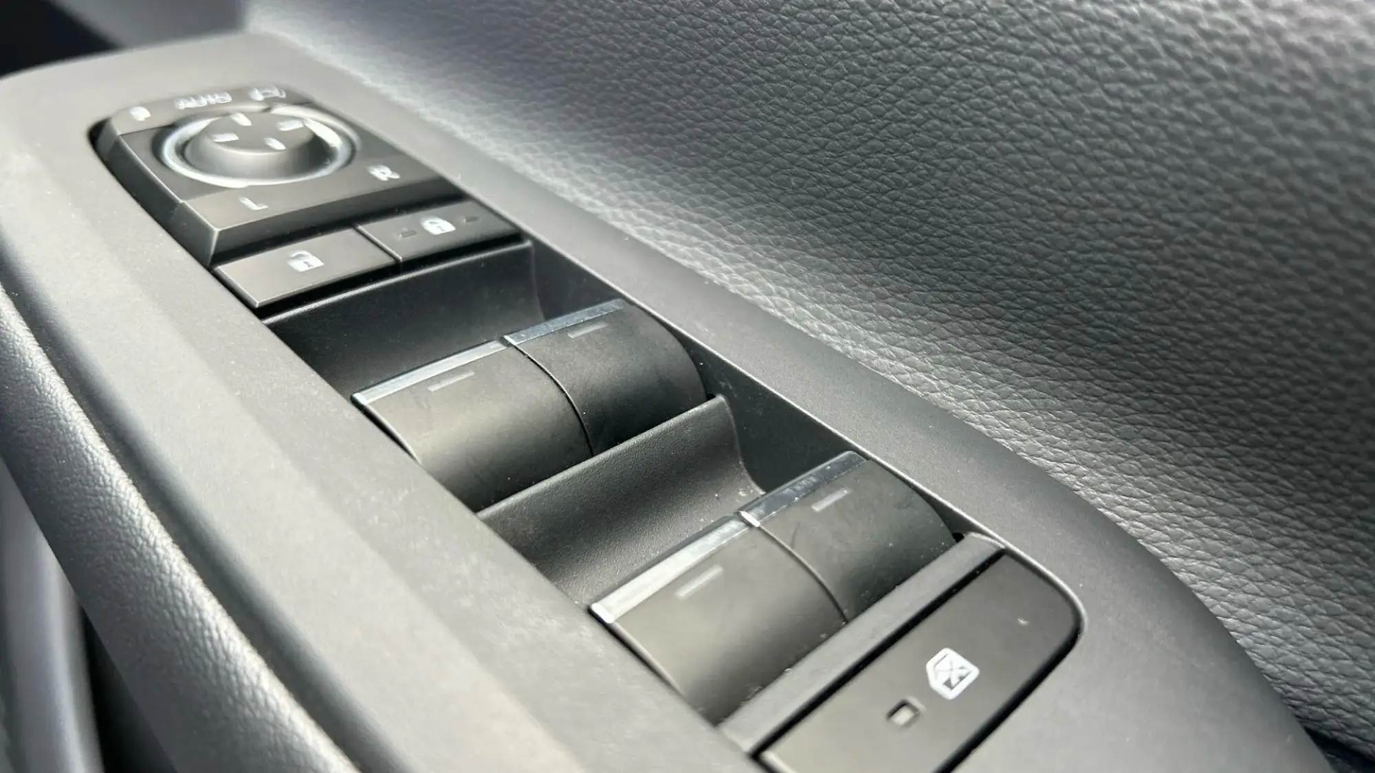 Toyota Prius Plug-in Hybrid Image 37