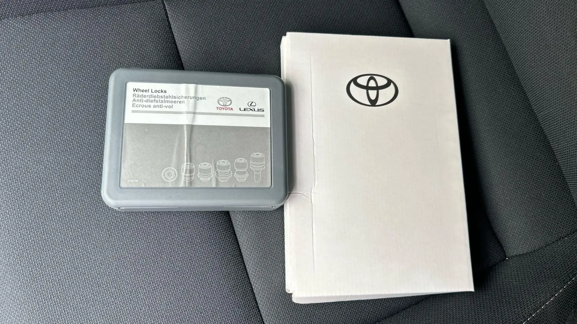 Toyota Prius Plug-in Hybrid Image 42