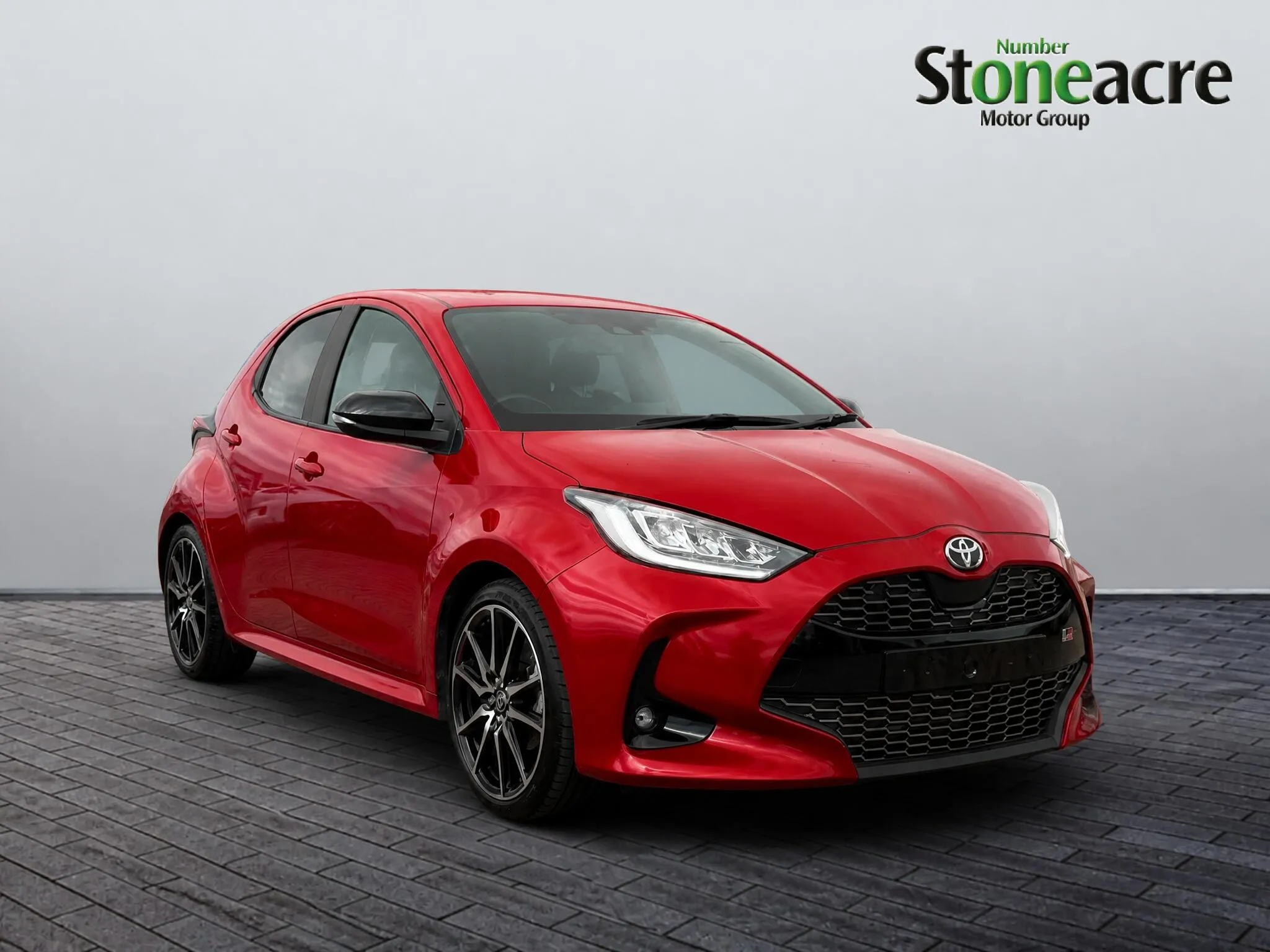 Toyota Yaris dealer public-web source image