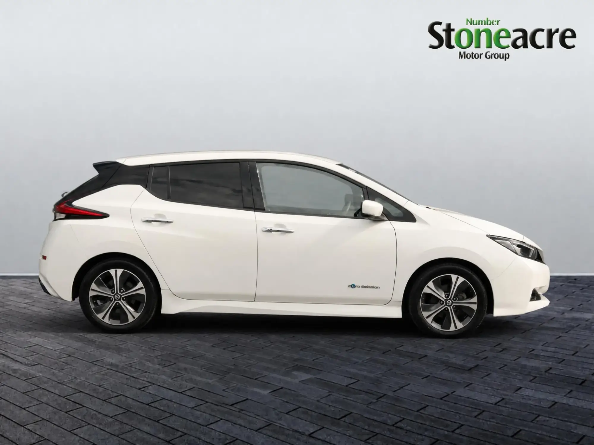 Nissan LEAF Image 2