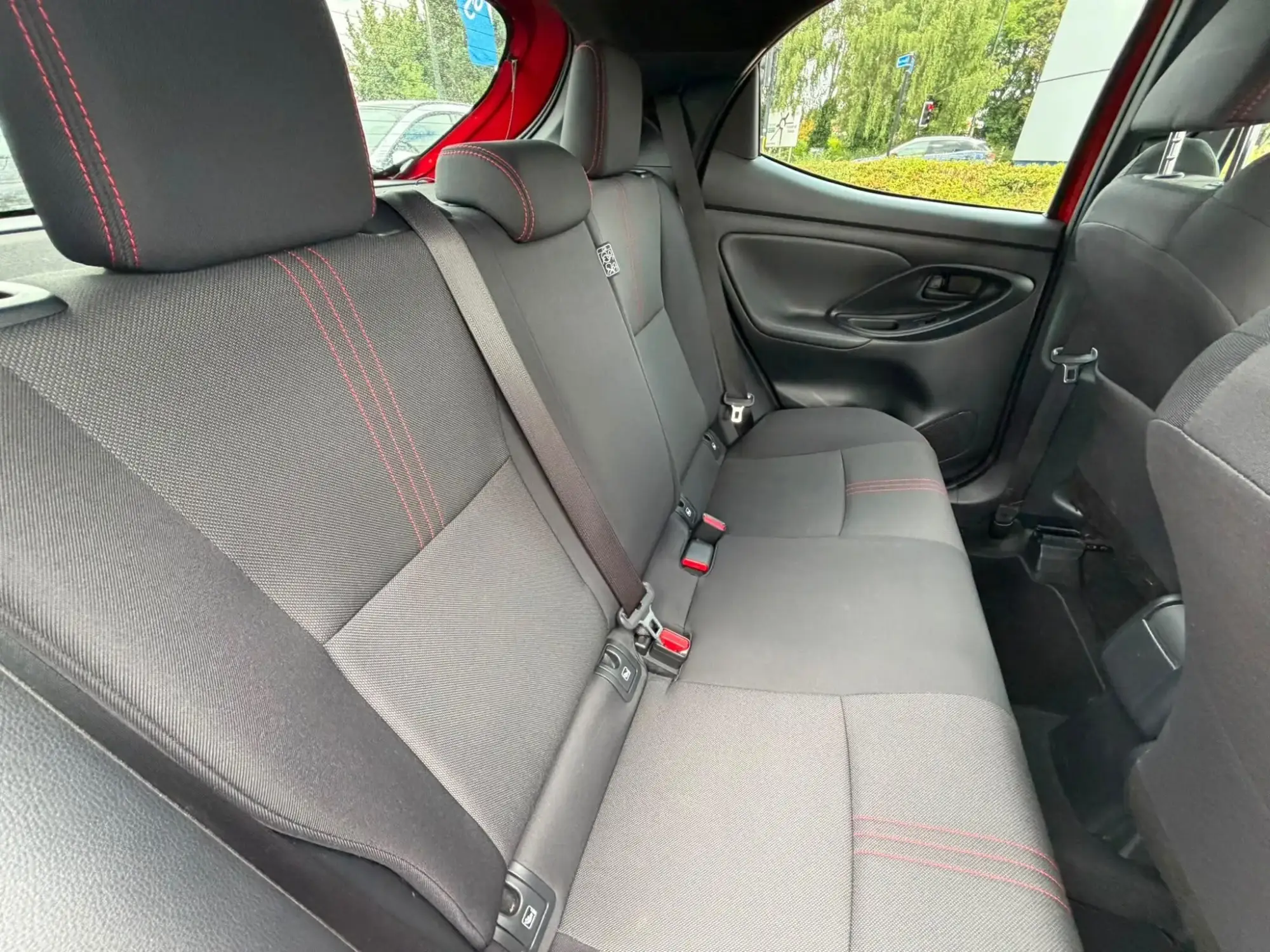 Toyota Yaris Image 12