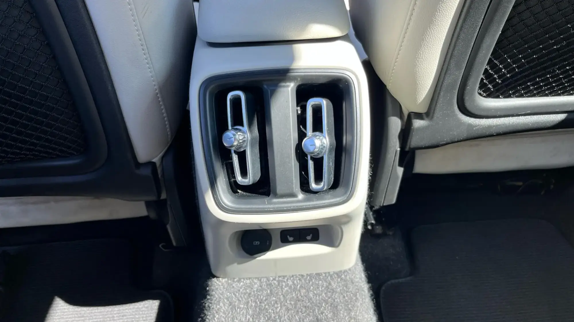 Volvo XC40 Image 56
