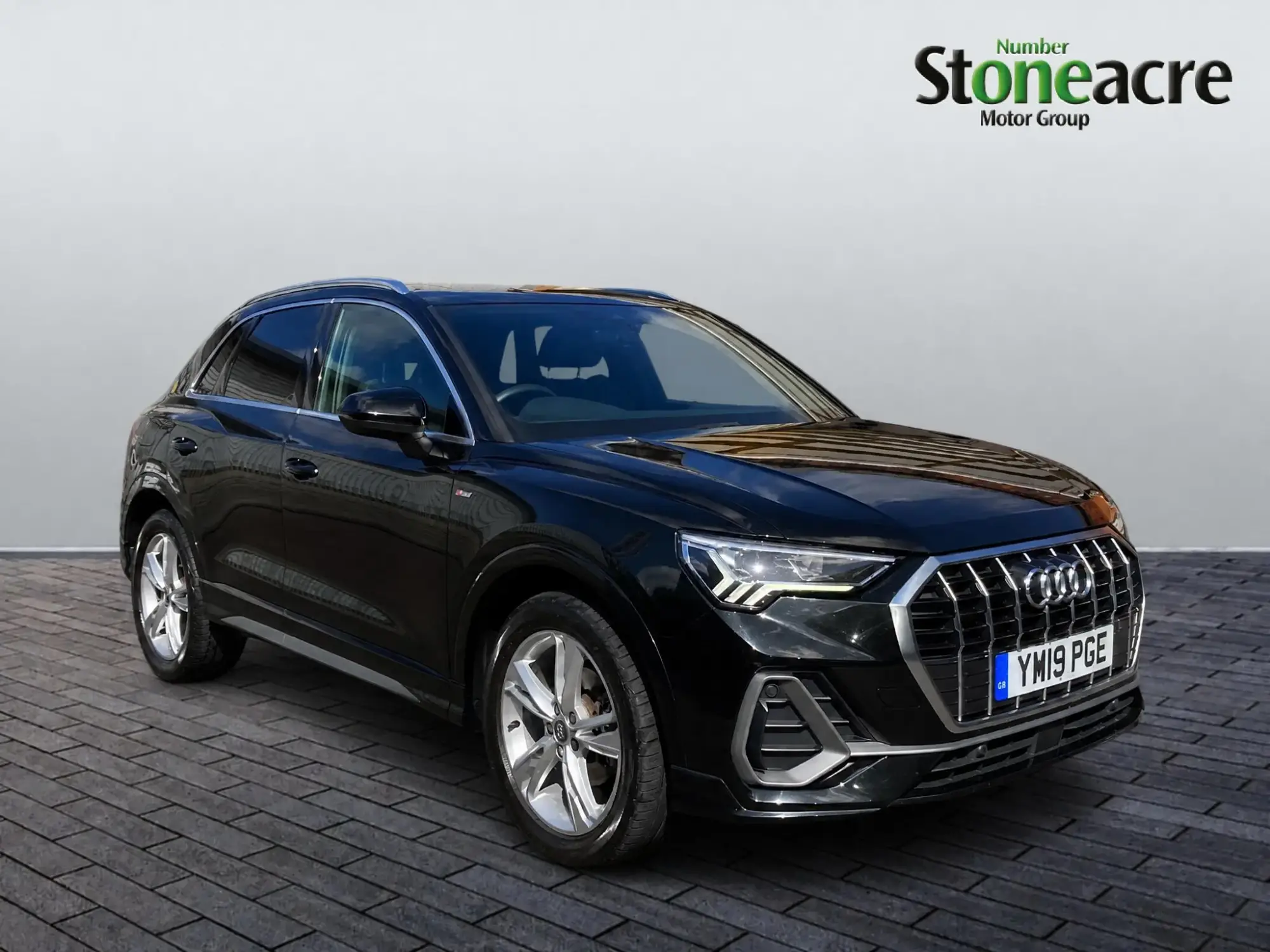 Audi Q3 2.0 TDI 35 S line S Tronic Euro 6 (s/s) 5dr YW19PGE Image 1 Audi Q3 2.0 TDI 35 S line S Tronic Euro 6 (s/s) 5dr YW19PGE Image 1