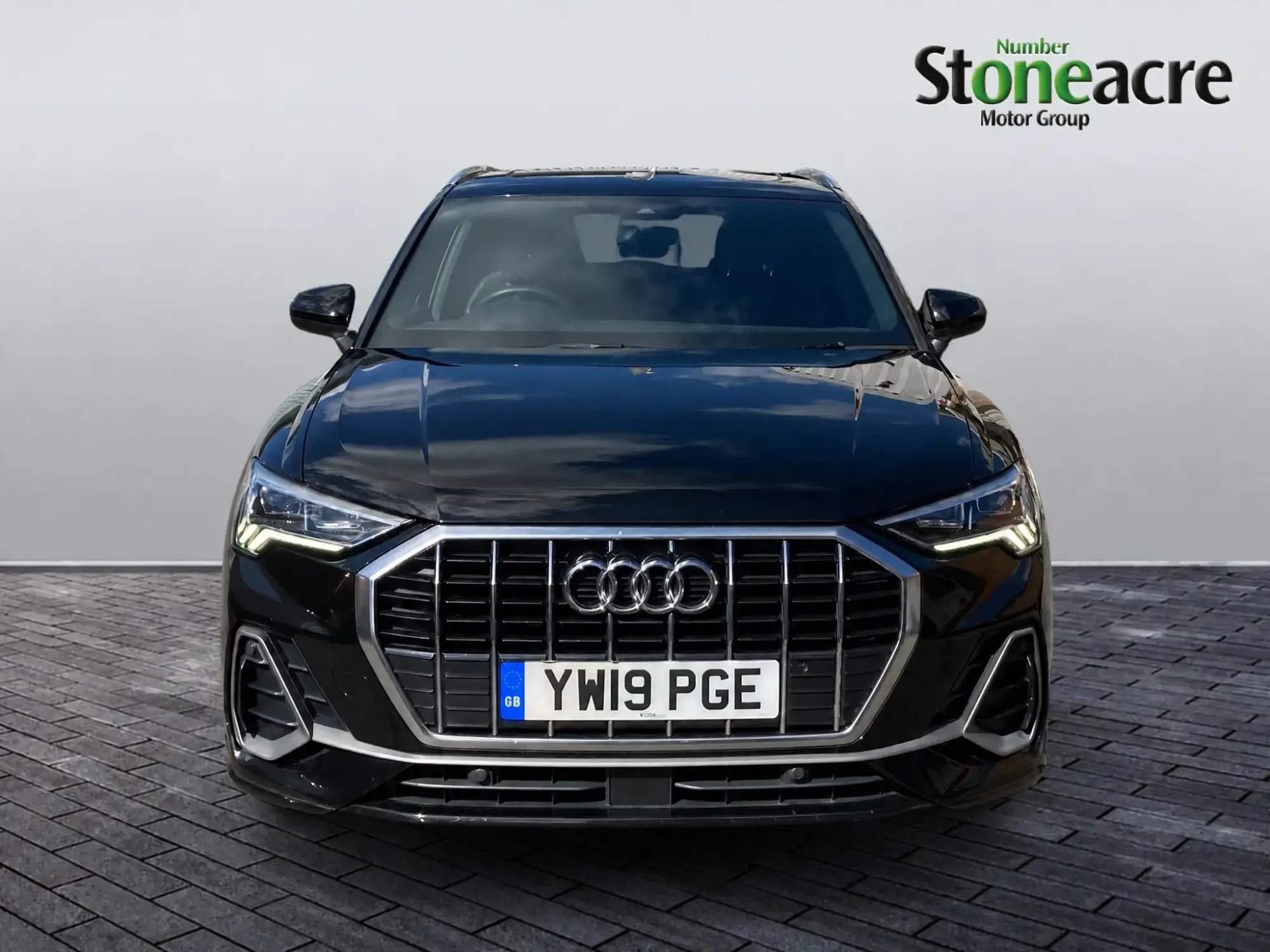 Audi Q3 2.0 TDI 35 S line S Tronic Euro 6 (s/s) 5dr YW19PGE Image 2 Audi Q3 2.0 TDI 35 S line S Tronic Euro 6 (s/s) 5dr YW19PGE Image 2