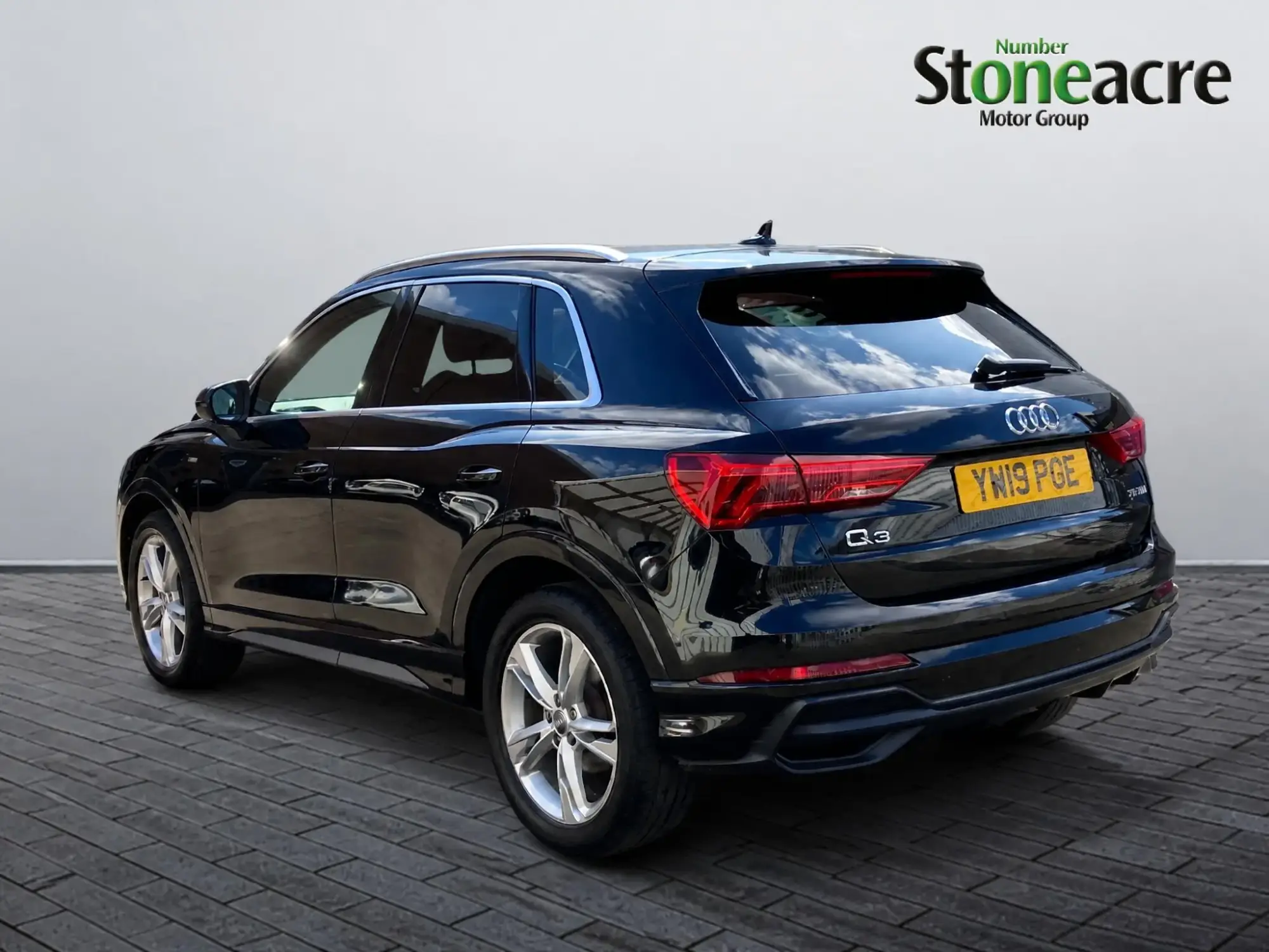 Audi Q3 2.0 TDI 35 S line S Tronic Euro 6 (s/s) 5dr YW19PGE Image 3 Audi Q3 2.0 TDI 35 S line S Tronic Euro 6 (s/s) 5dr YW19PGE Image 3