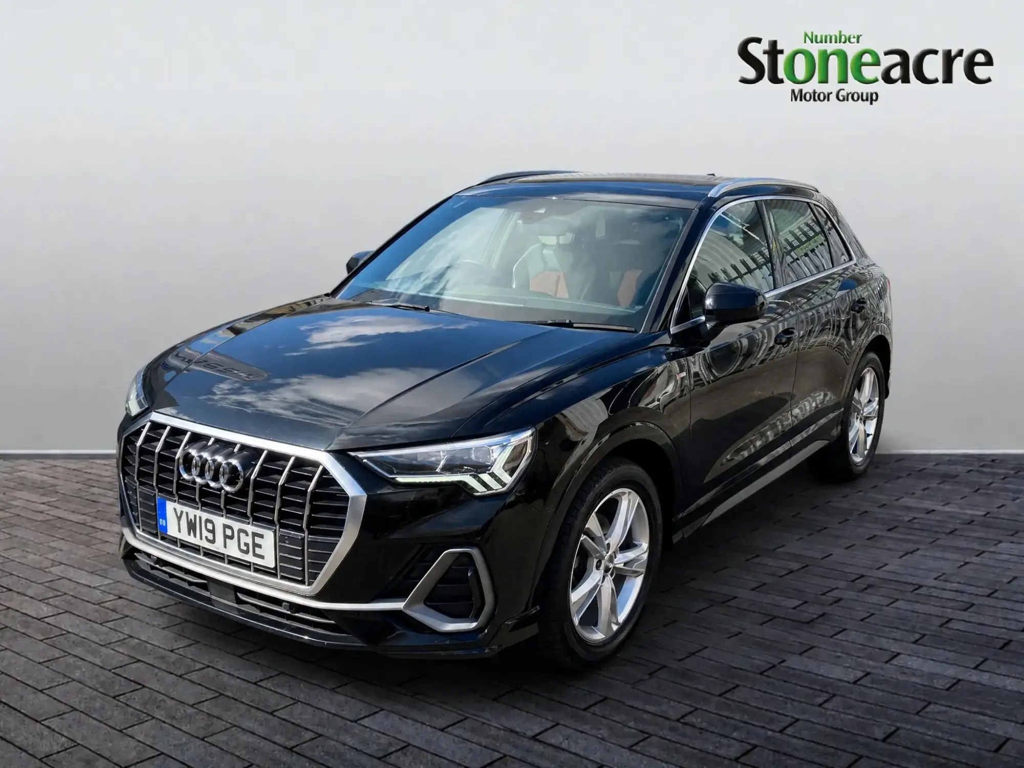 Audi Q3 Image 11