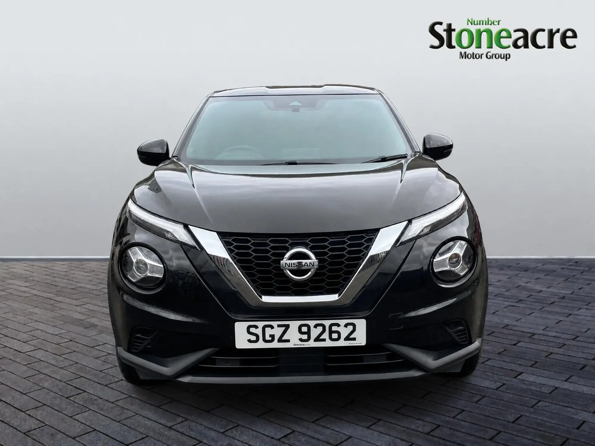 Nissan Juke 1.0 DiG-T N-Connecta 5dr SGZ9262 Image 2 Nissan Juke 1.0 DiG-T N-Connecta 5dr SGZ9262 Image 2