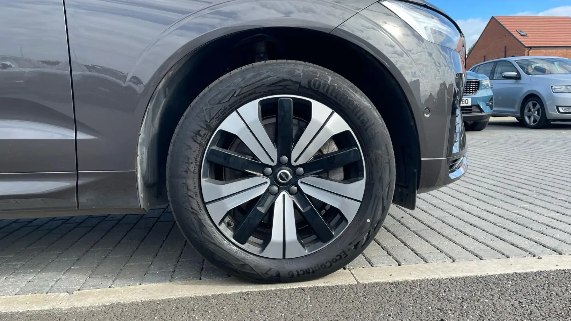 Volvo XC60 Recharge Image 9