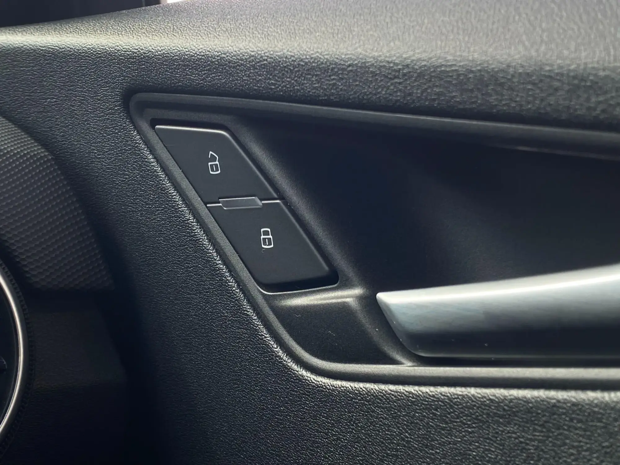 Audi TT Image 17