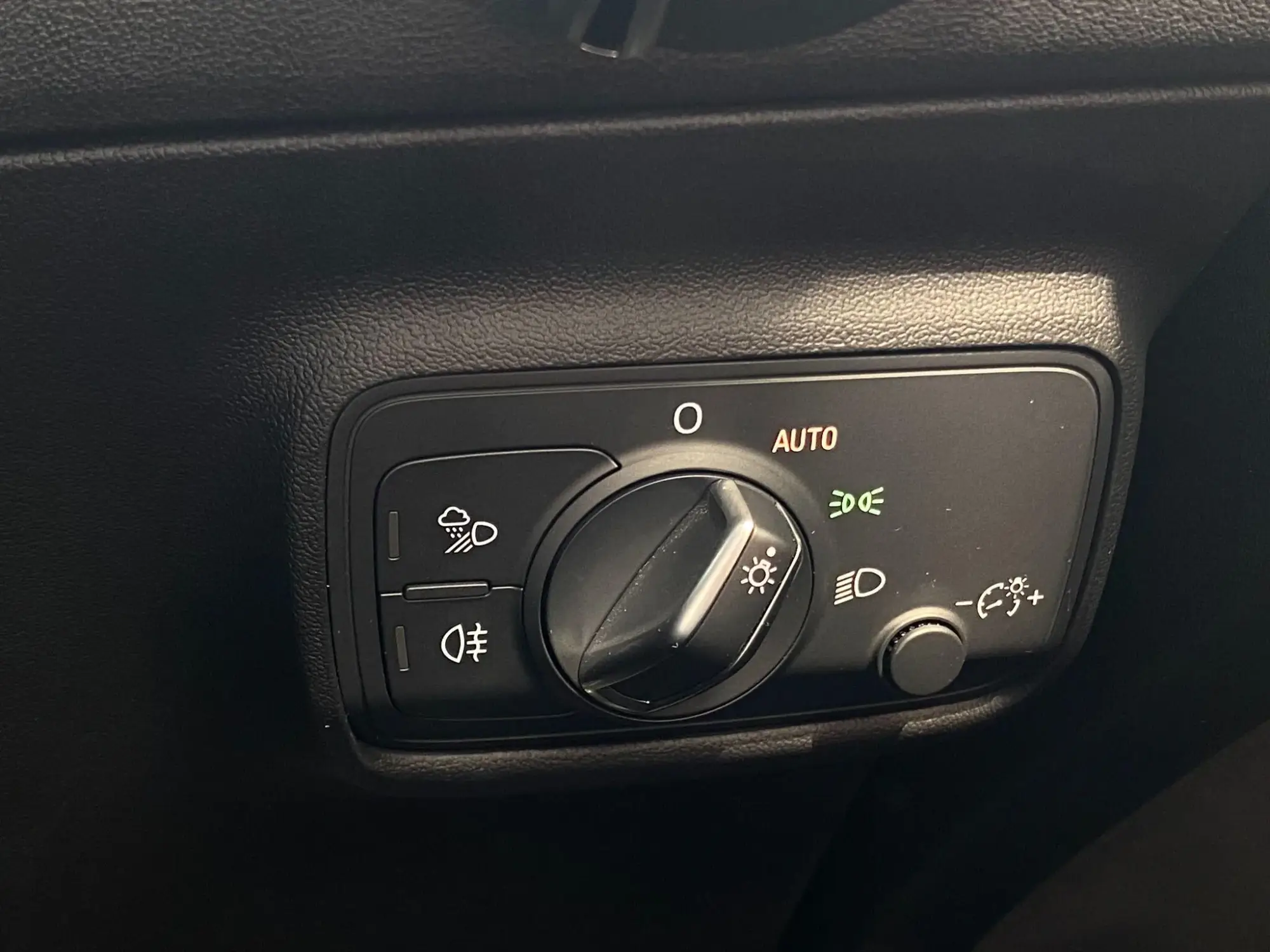 Audi TT Image 19