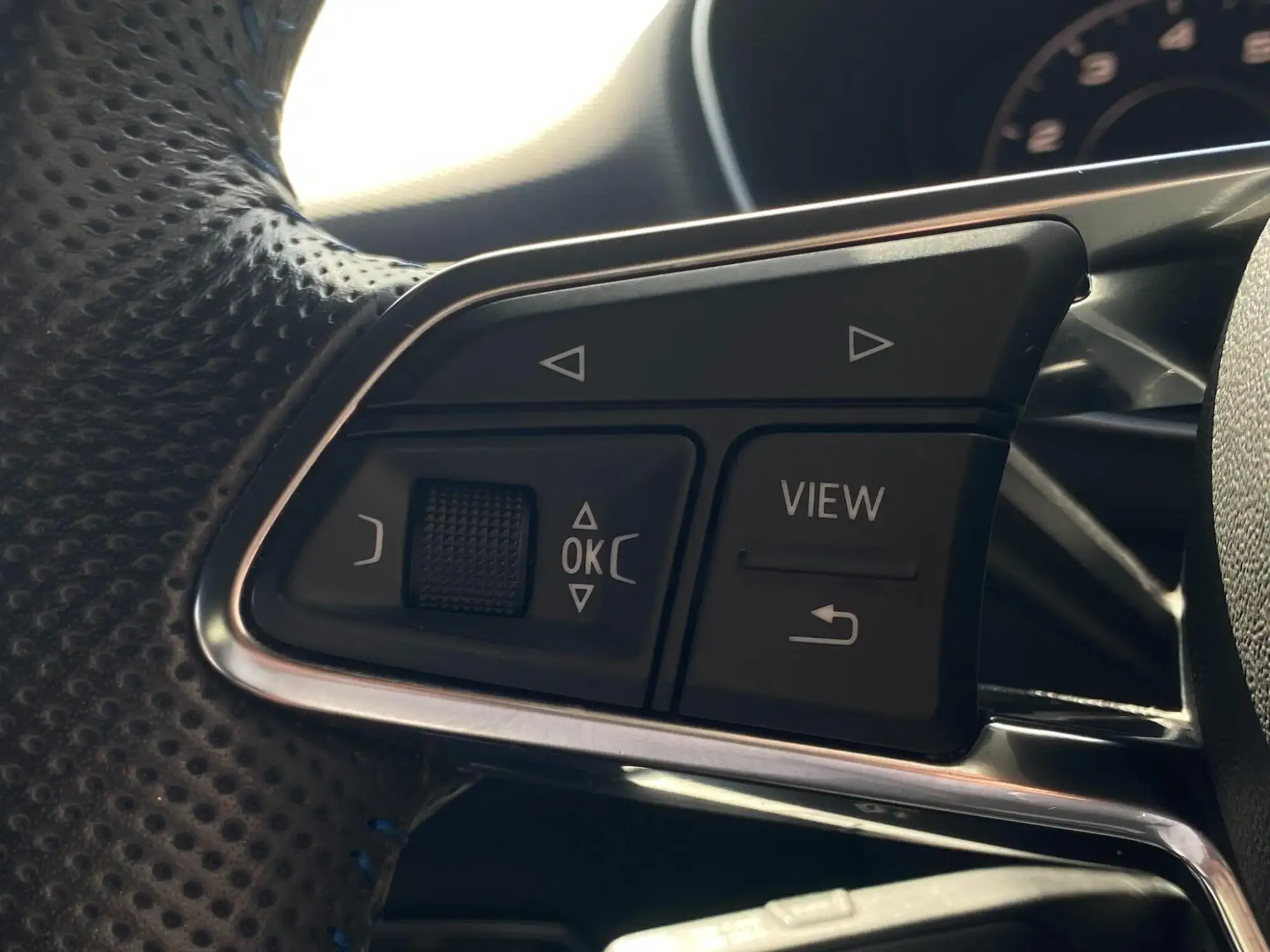 Audi TT Image 20
