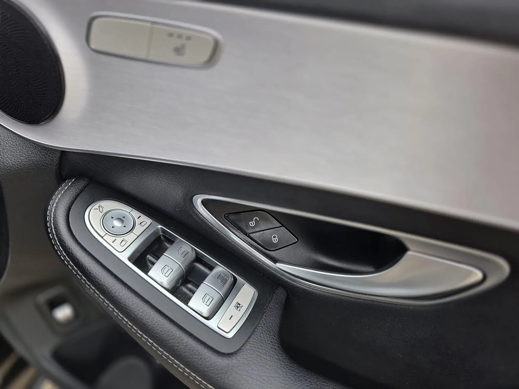 Mercedes-Benz C-Class Image 17 Mercedes-Benz C-Class Image 17