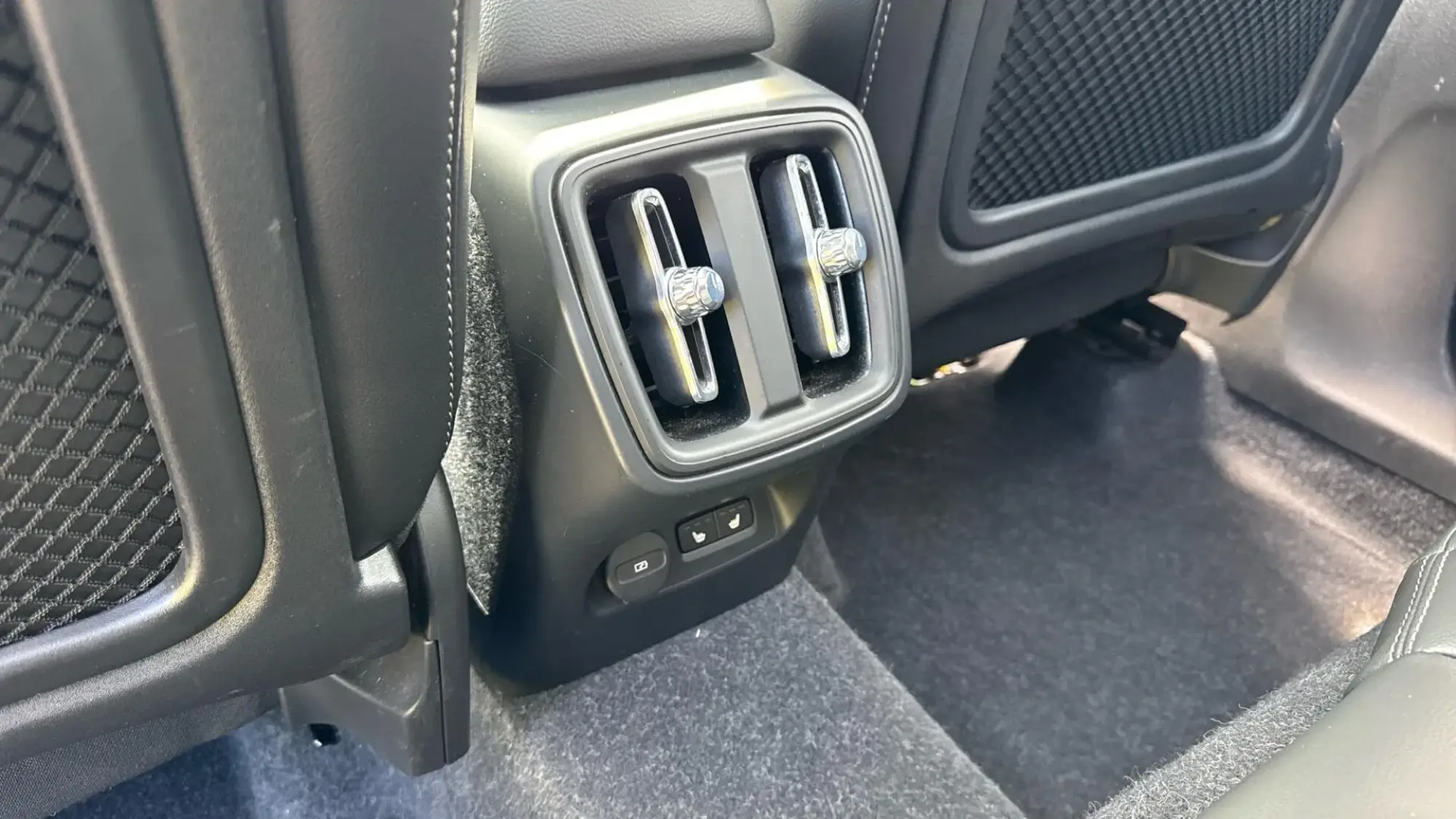 Volvo XC40 Image 36