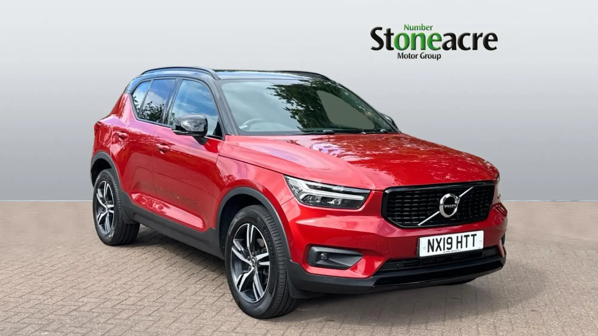 Volvo XC40 Image 1