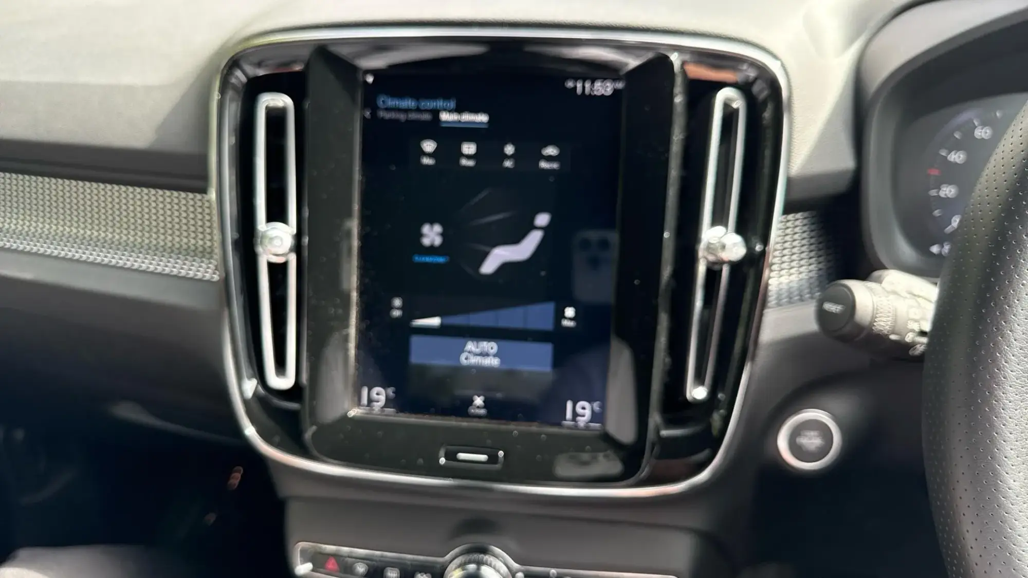 Volvo XC40 Image 32