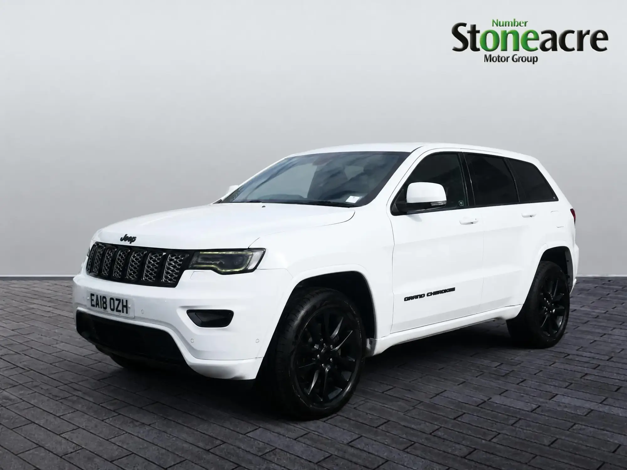 Jeep Grand Cherokee 3.0 V6 MultiJetII Night Eagle Auto 4WD Euro 6 (s/s) 5dr EA18OZH Image 3 Jeep Grand Cherokee 3.0 V6 MultiJetII Night Eagle Auto 4WD Euro 6 (s/s) 5dr EA18OZH Image 3
