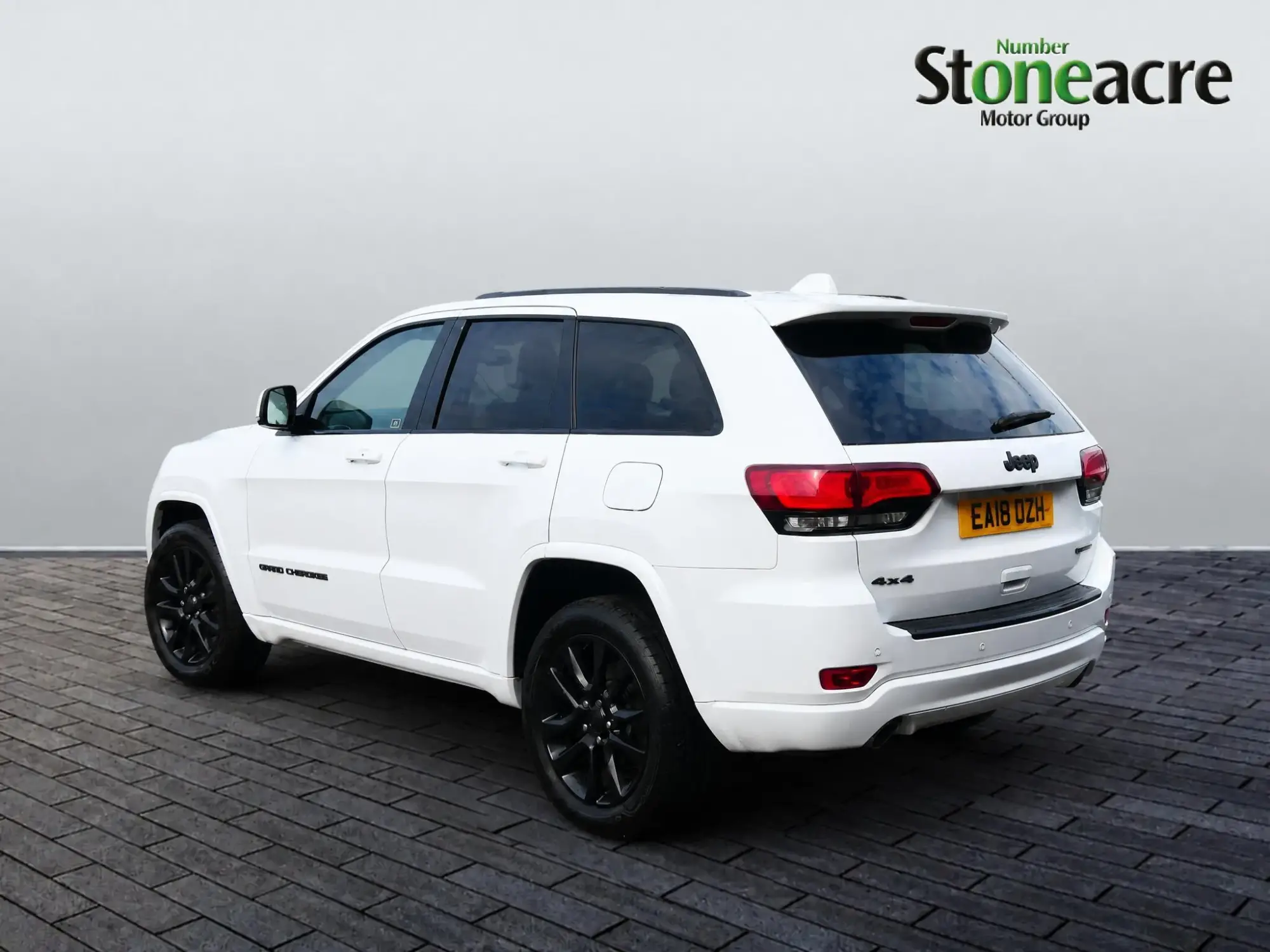 Jeep Grand Cherokee Image 4