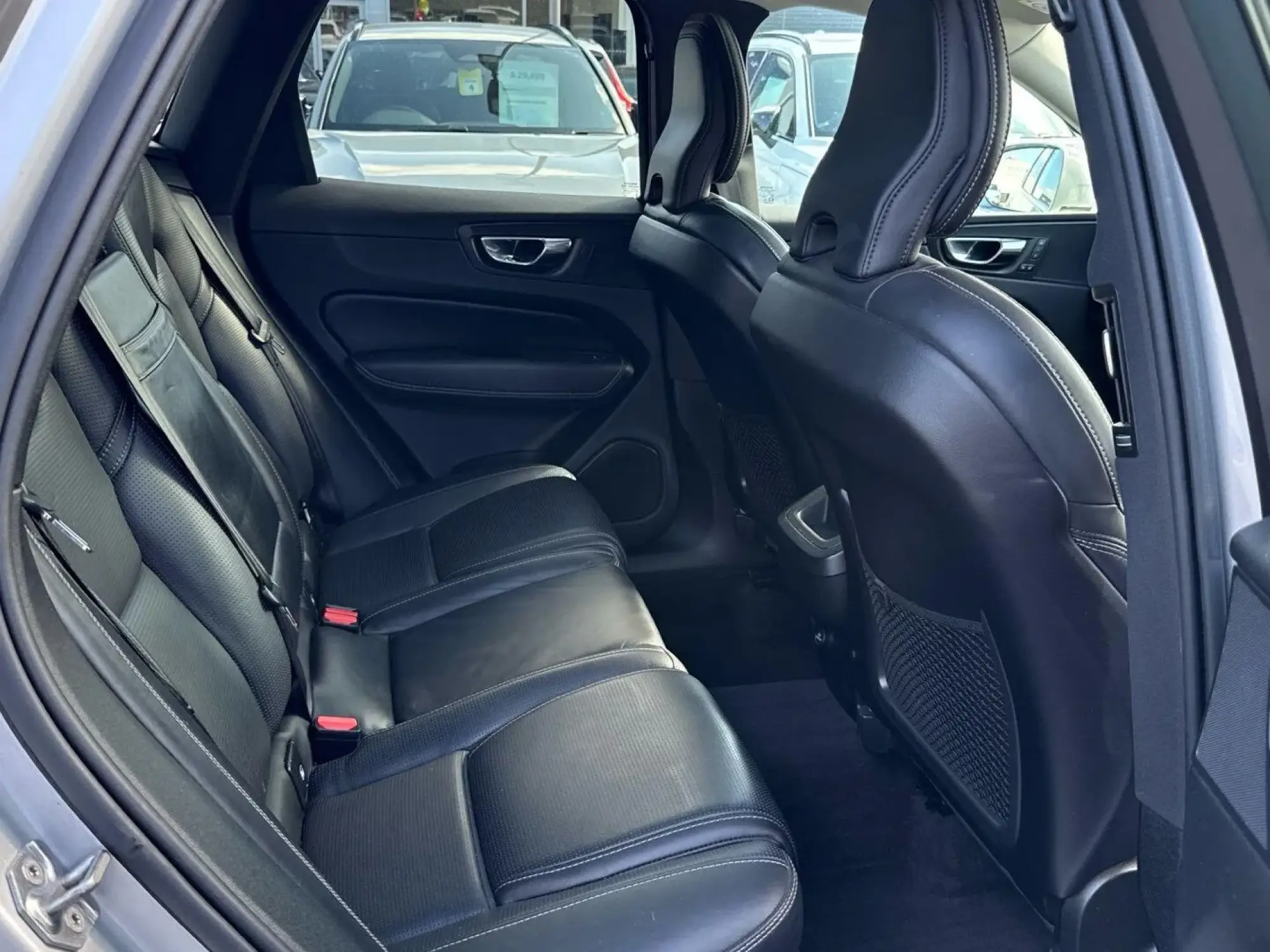 Volvo XC60 Image 10