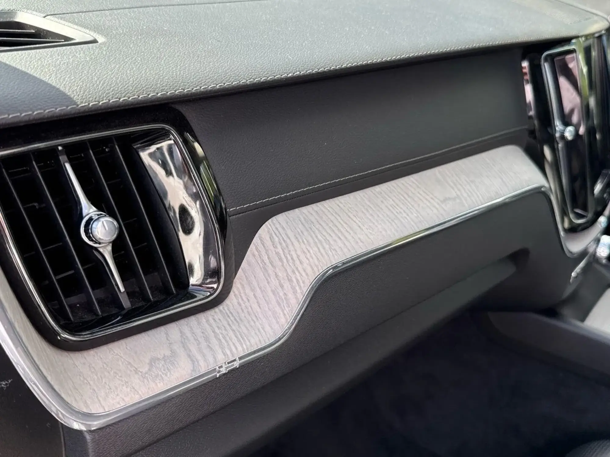 Volvo XC60 Image 38