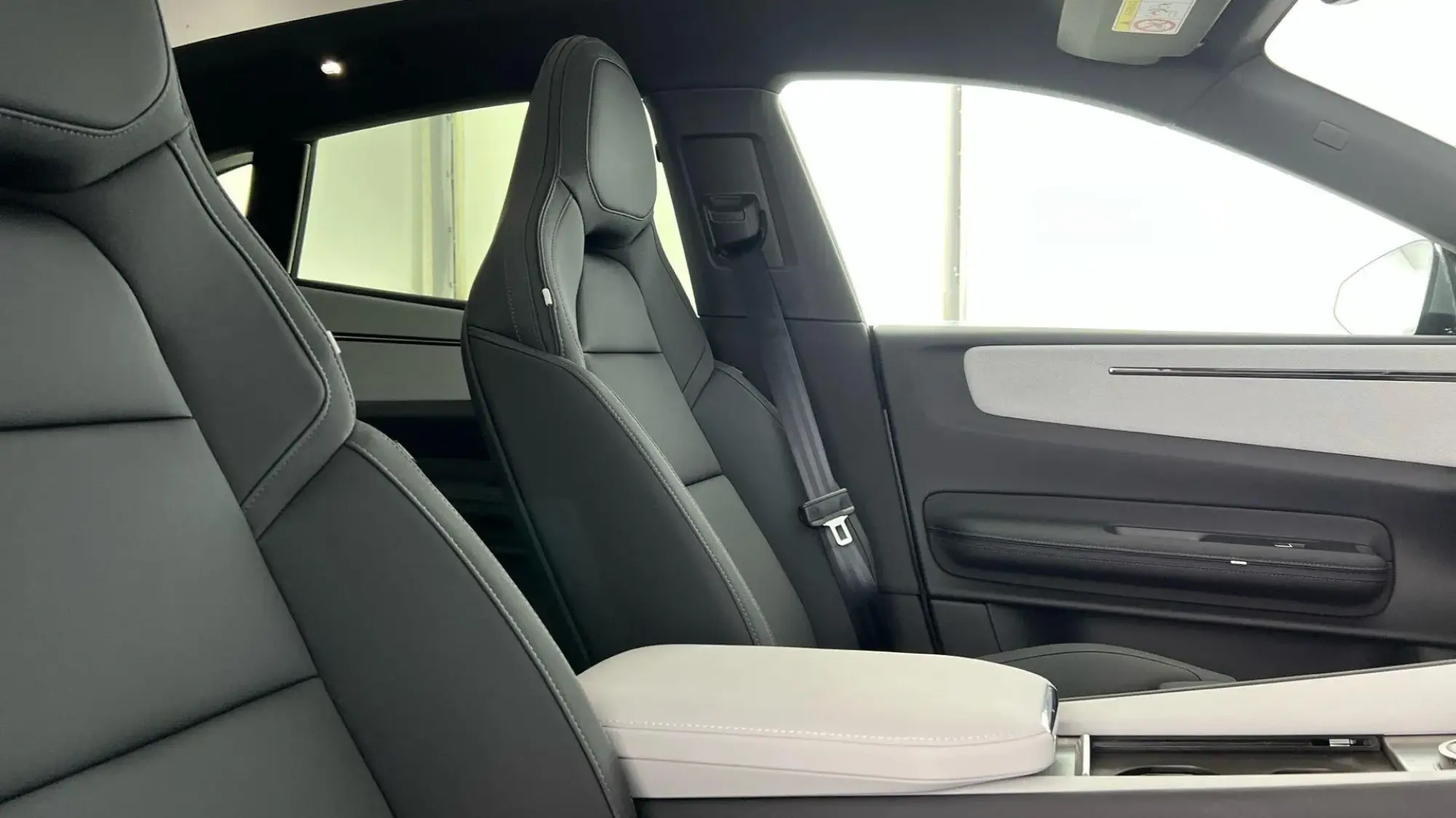 Polestar 4 Image 18