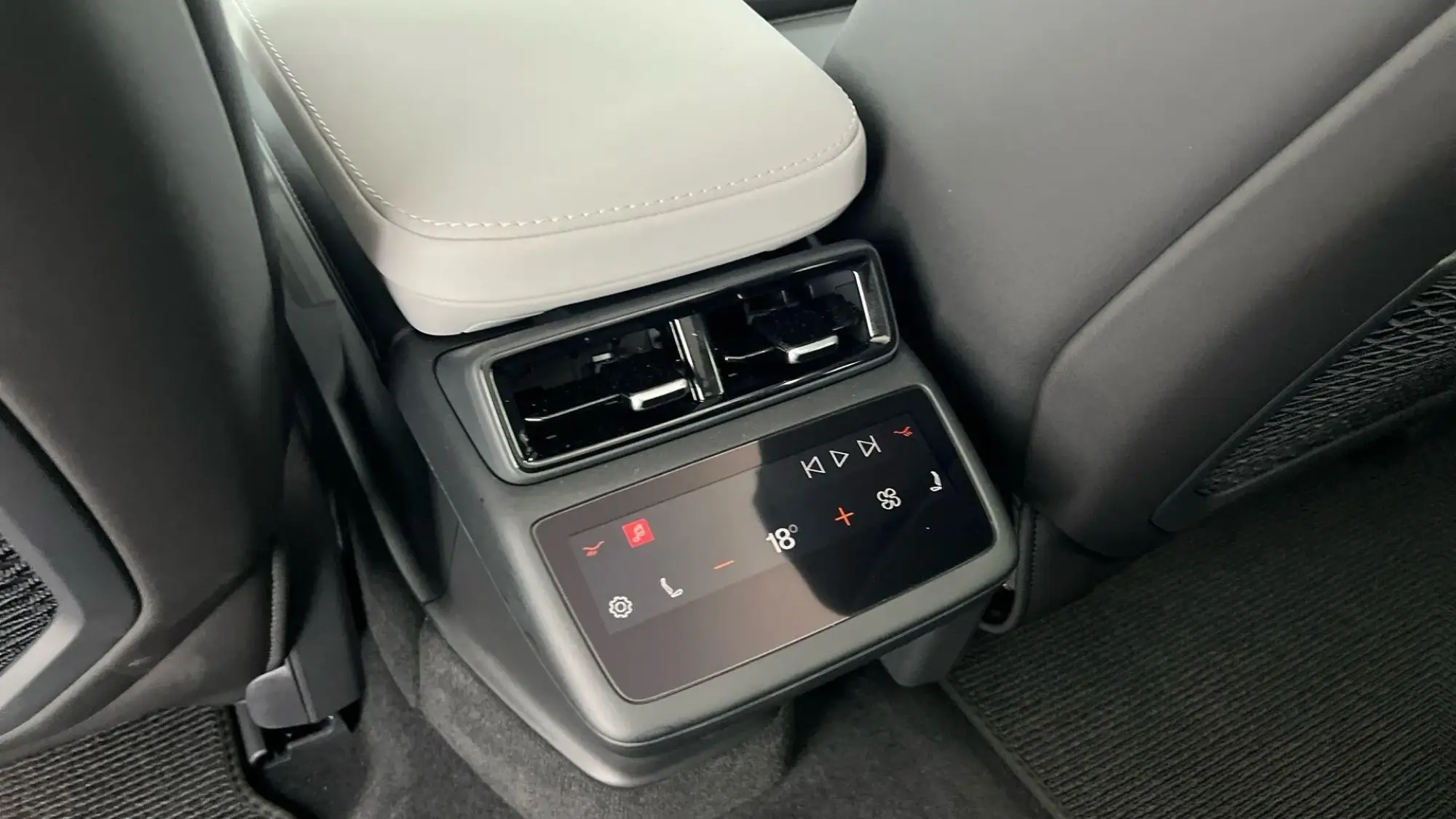 Polestar 4 Image 20